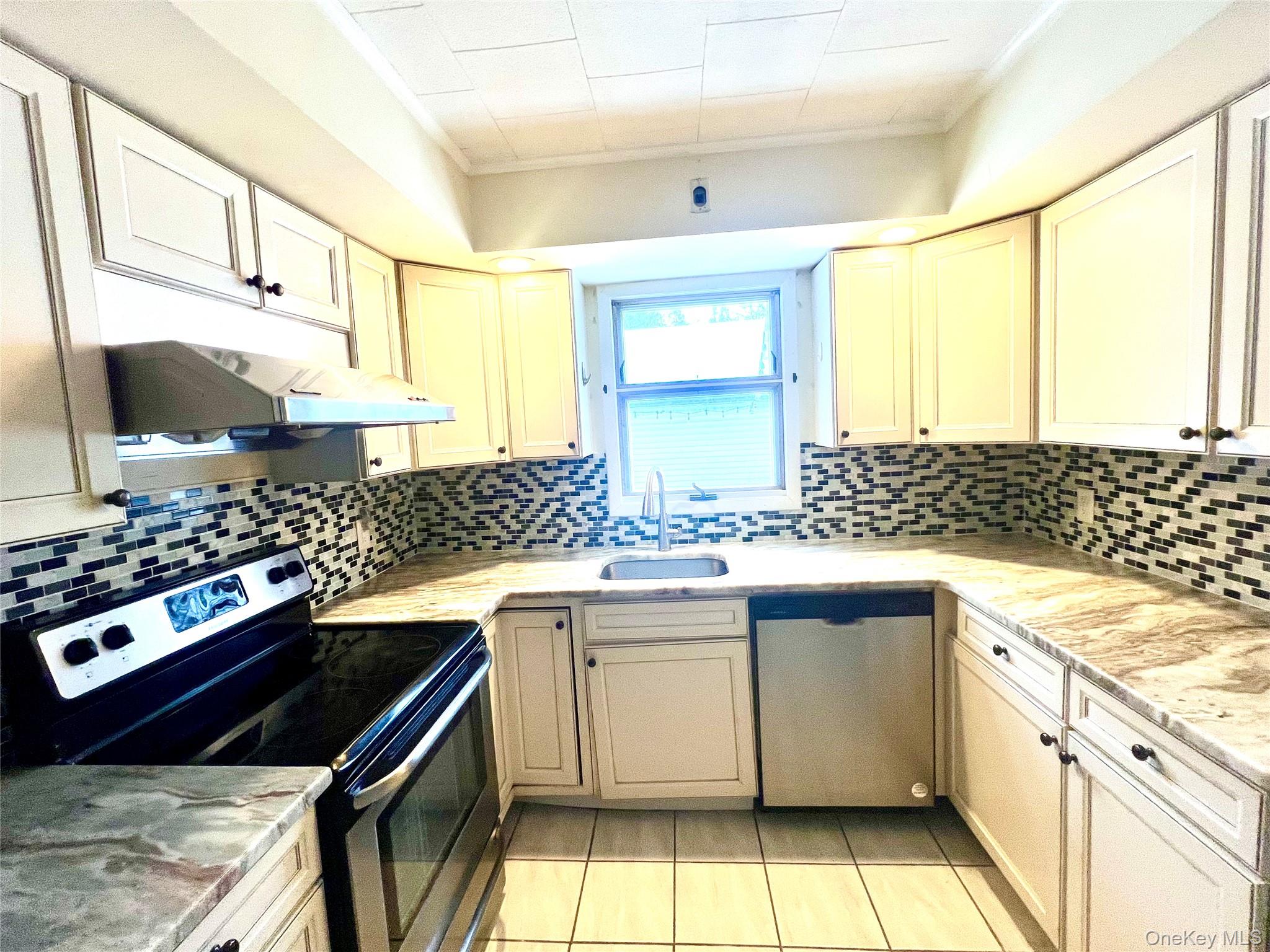 22 Canal Drive, Godeffroy, NY 12729