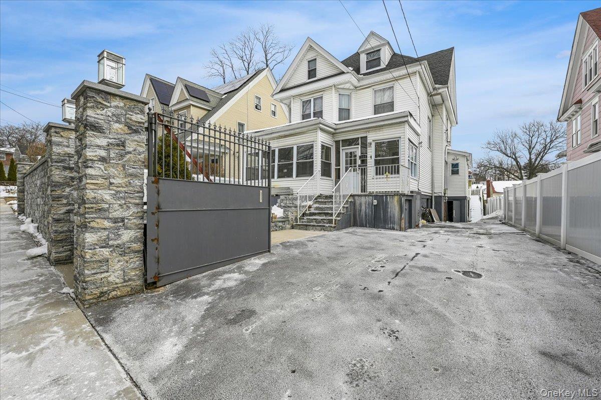 798 N Broadway, Yonkers, NY 10701