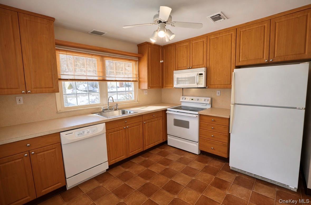 206 Belfast Lane, Ridge, NY 11961