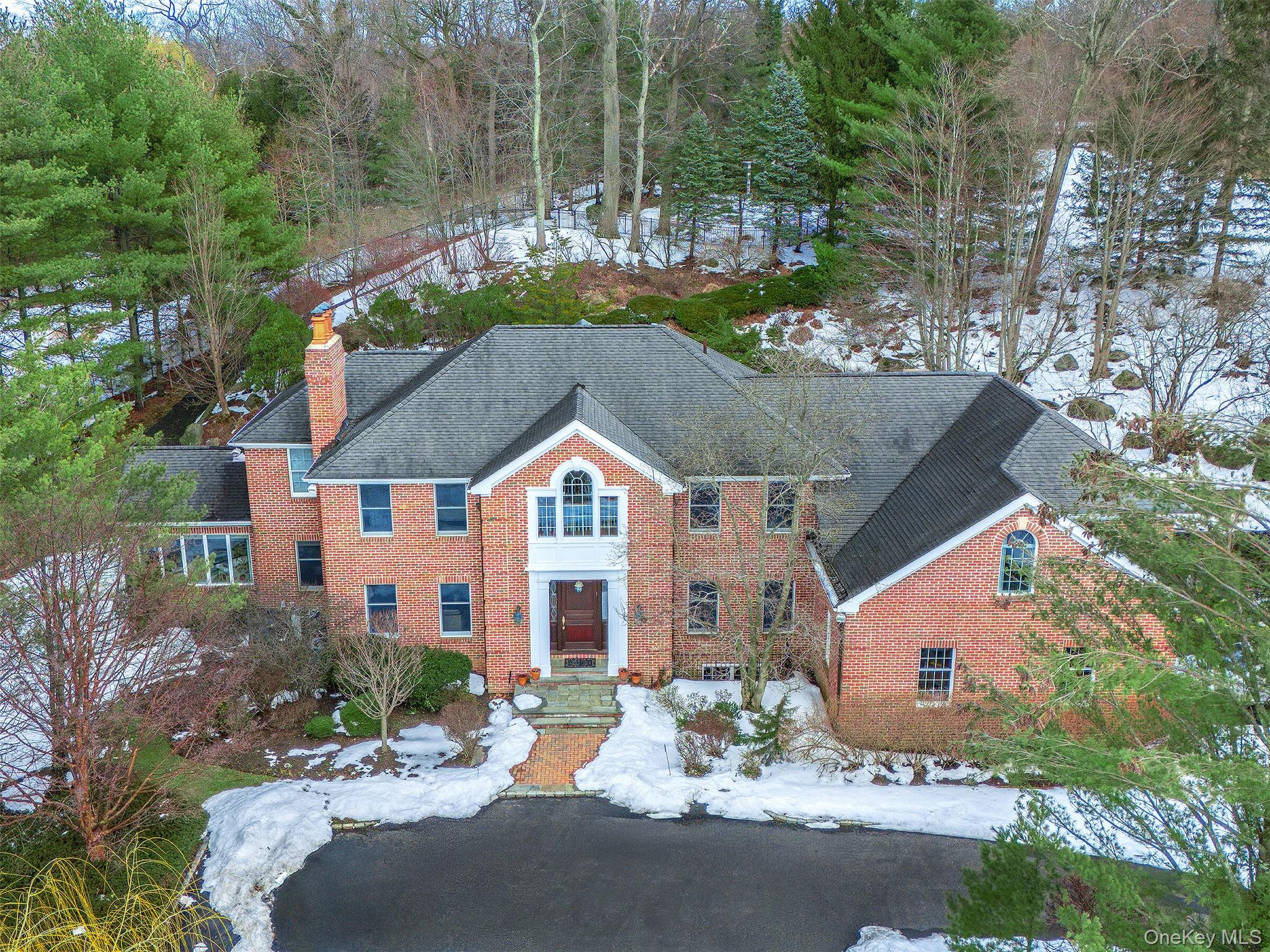 18 Harriman Drive, Port Washington, NY 11050