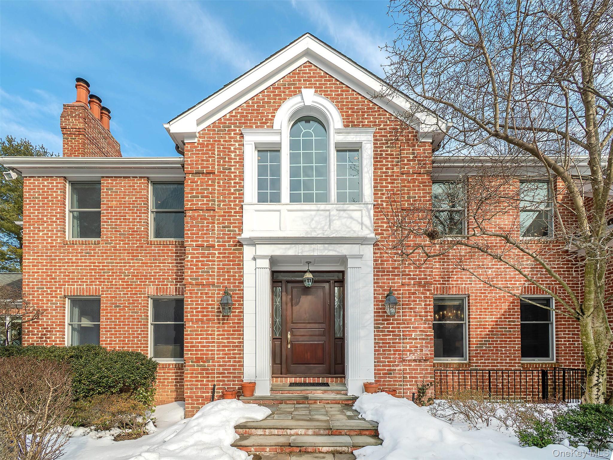 18 Harriman Drive, Port Washington, NY 11050