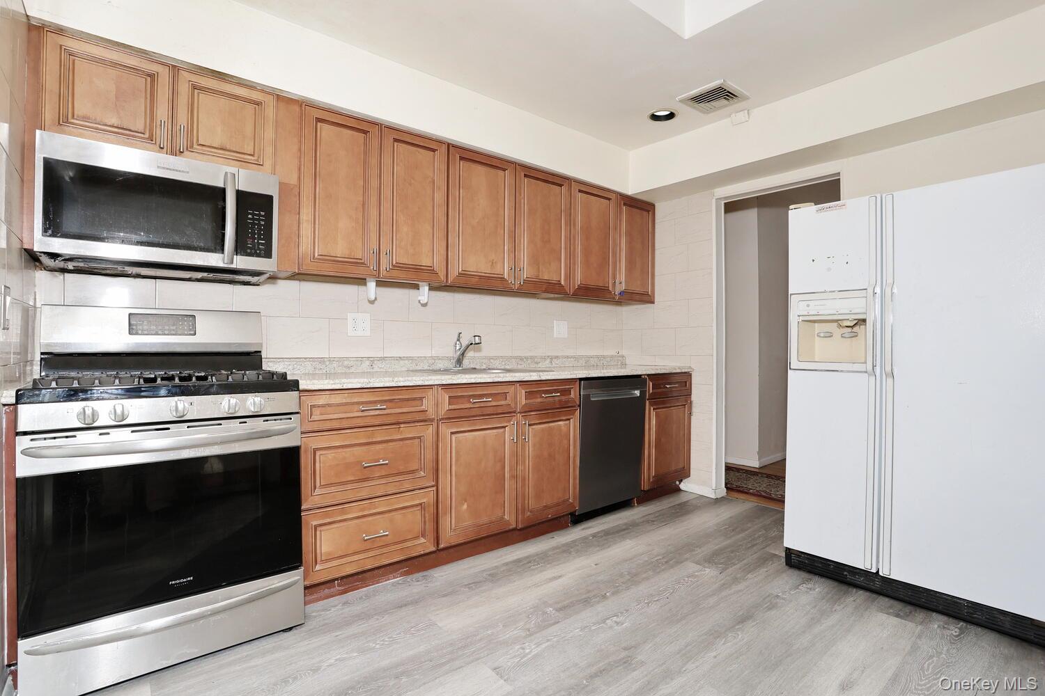 30 Bridle Road, Spring Valley, NY 10977