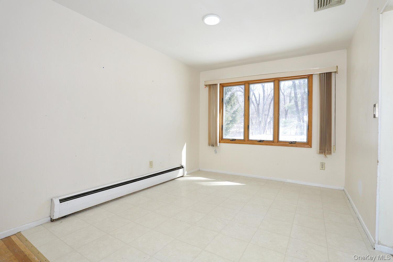 30 Bridle Road, Spring Valley, NY 10977