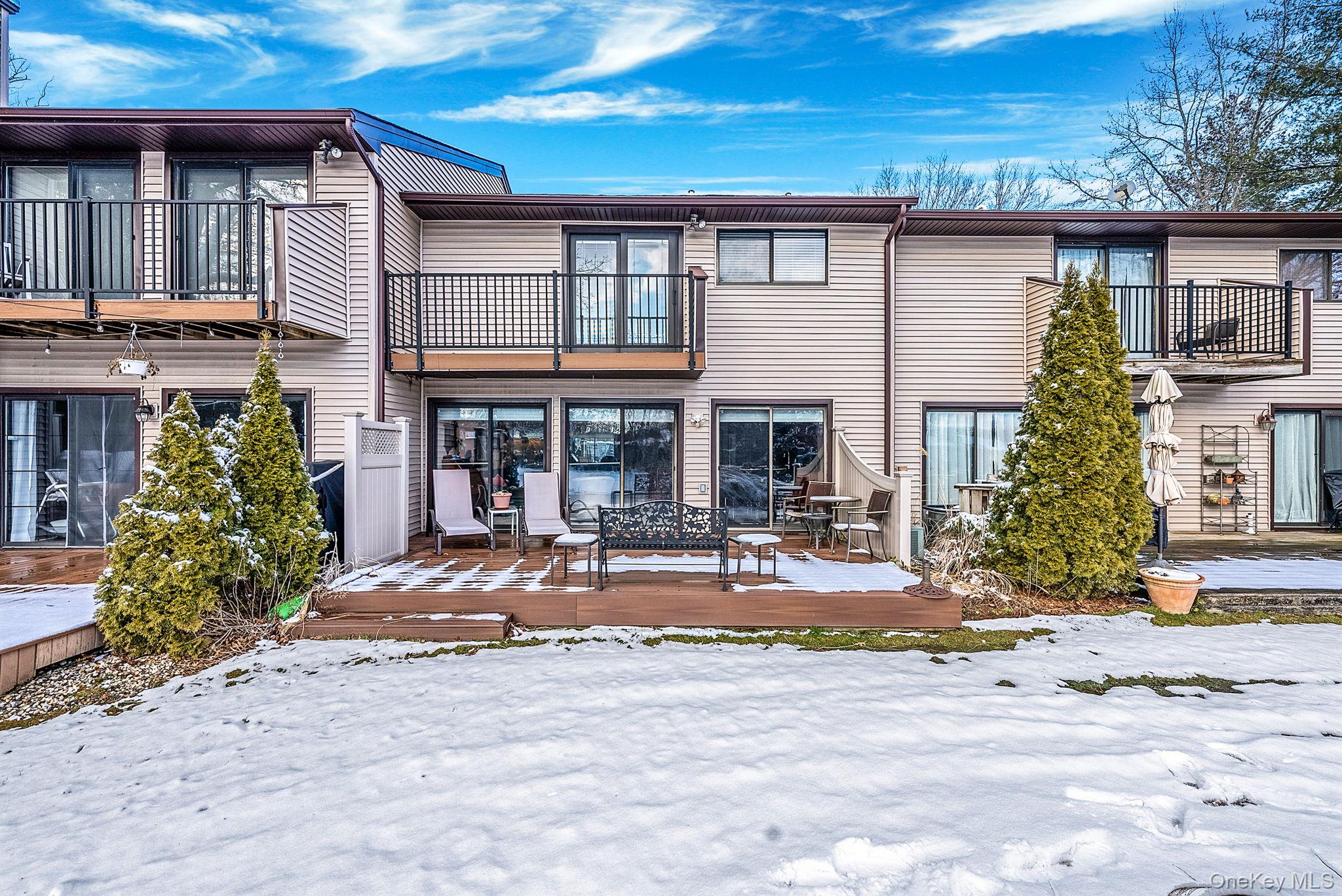 105 Northgate Circle, Melville, NY 11747