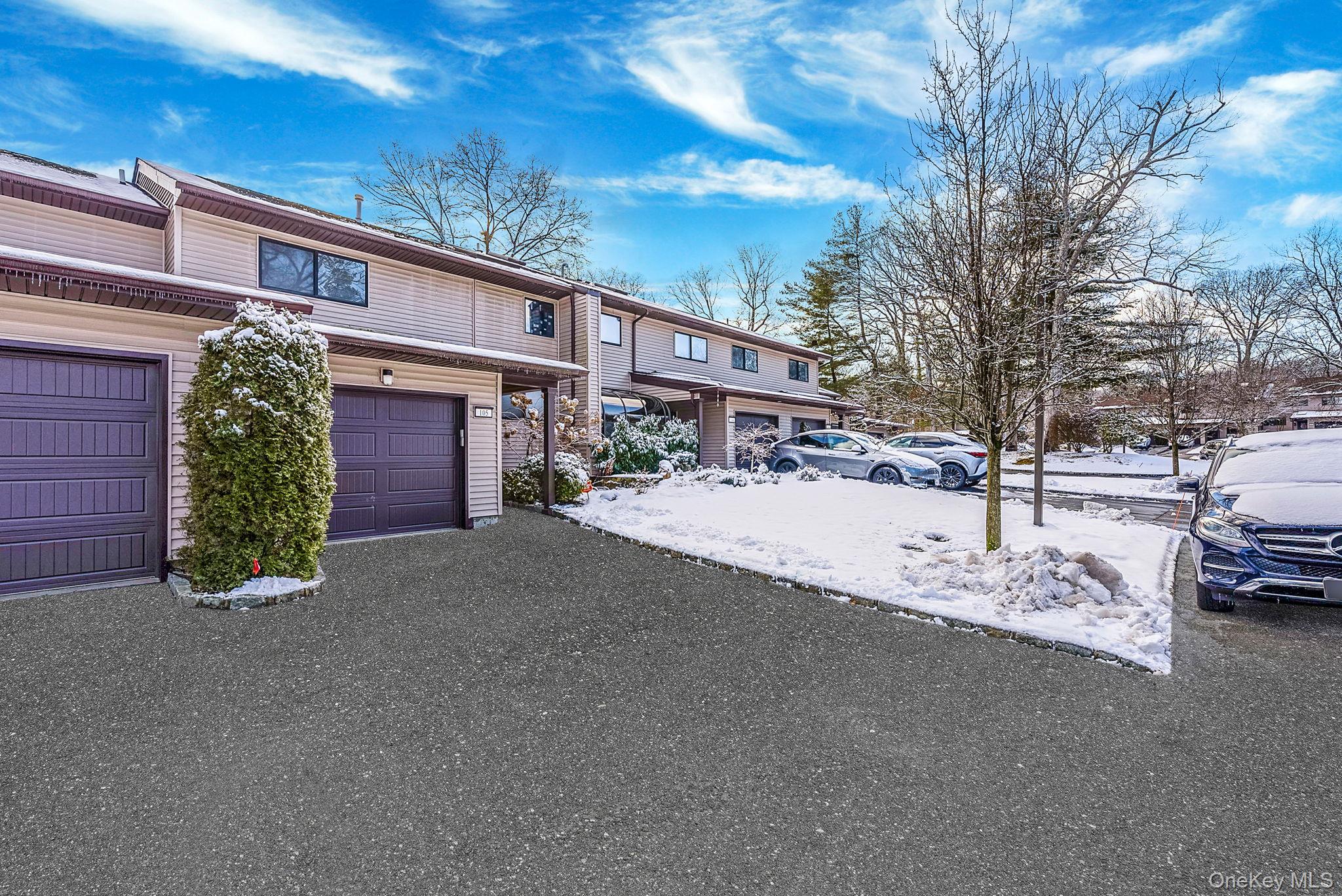 105 Northgate Circle, Melville, NY 11747