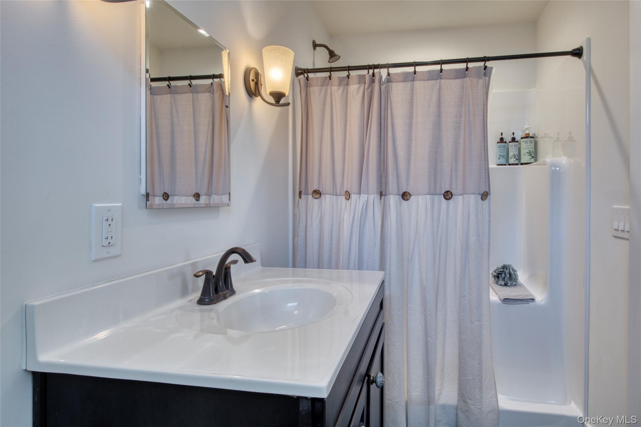 13595 Soundview Avenue, Southold, NY 11971