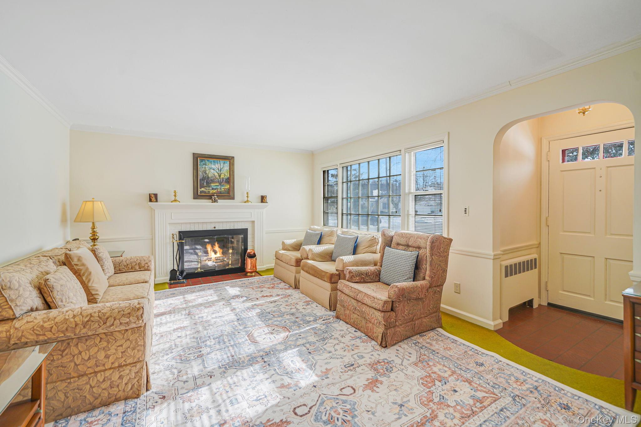 53 Canterbury Lane, North Babylon, NY 11703