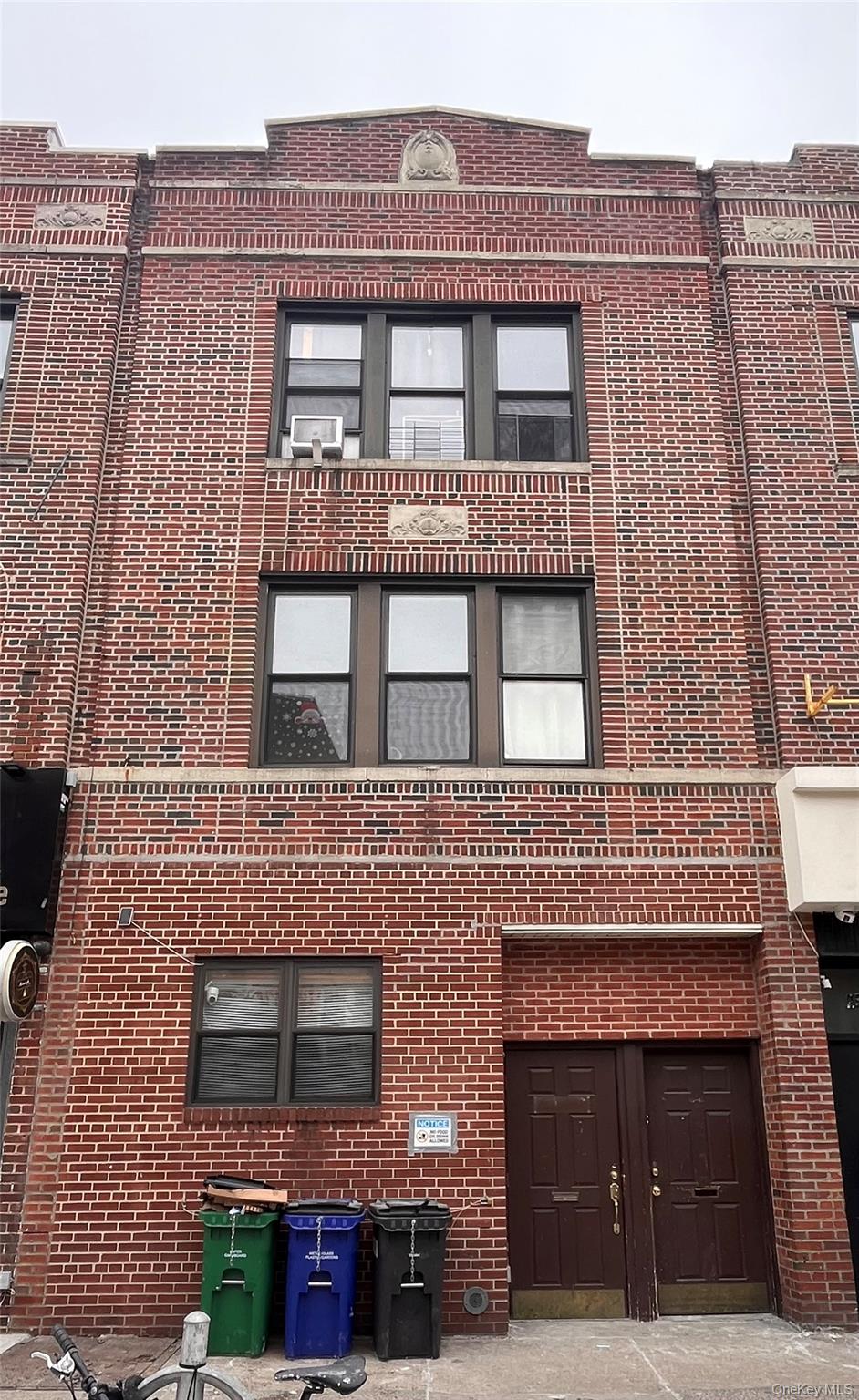 2541 Steinway Street, Astoria, NY 11103