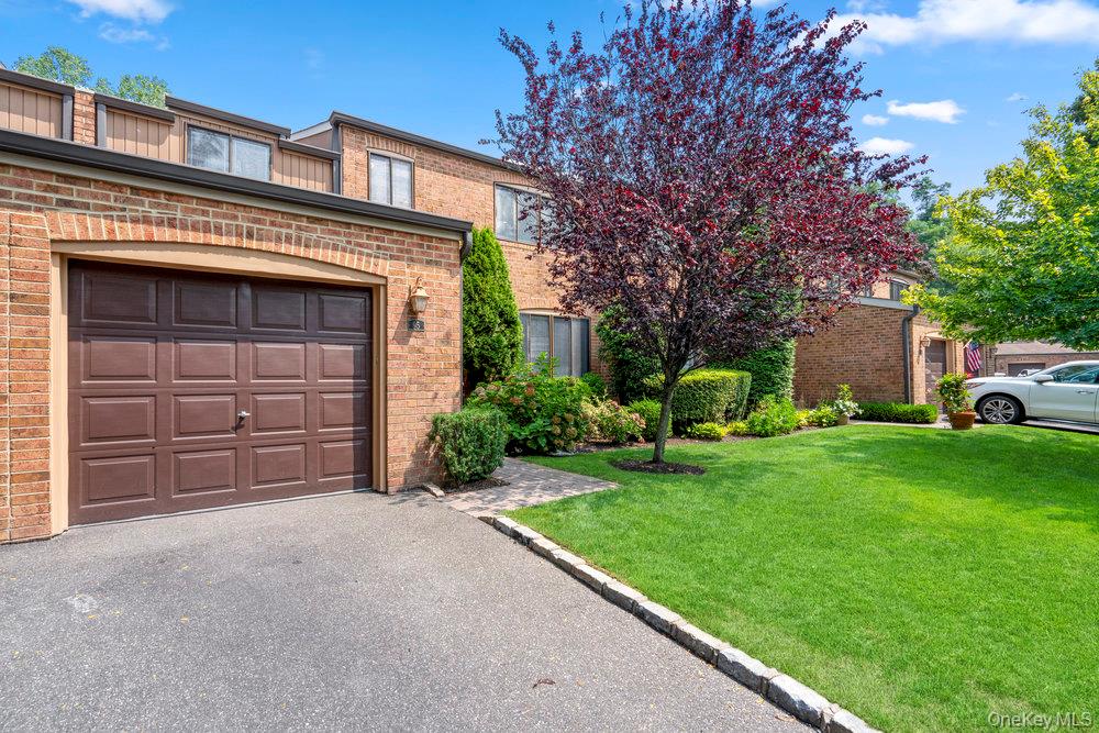 95 Windsor Gate Drive, New Hyde Park, NY 11040