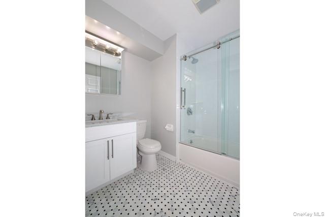 465 New Highway # C14, Copiague, NY 11726