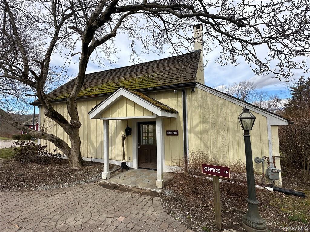 23 White Oak Drive, Chester, NY 10918