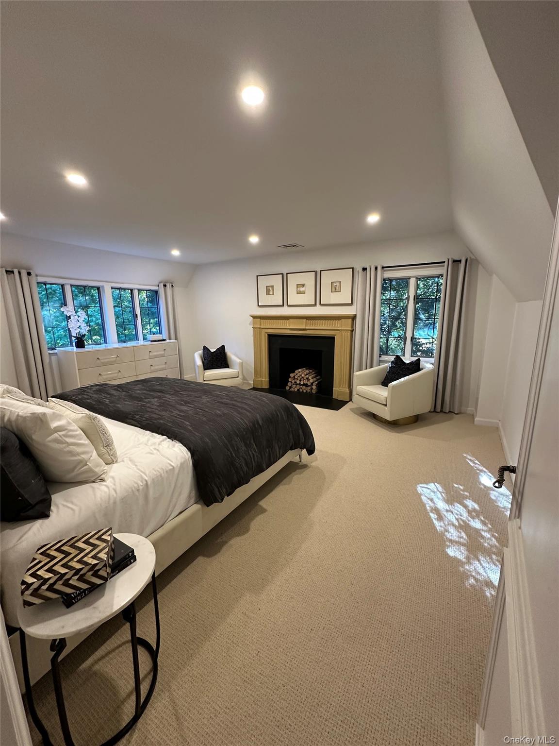 9 Beacon Hill Road, Port Washington, NY 11050