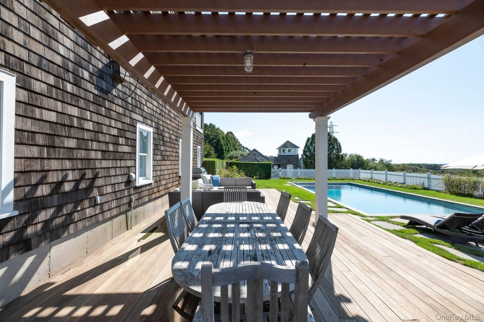 90 Lopers Path, Water Mill, NY 11976