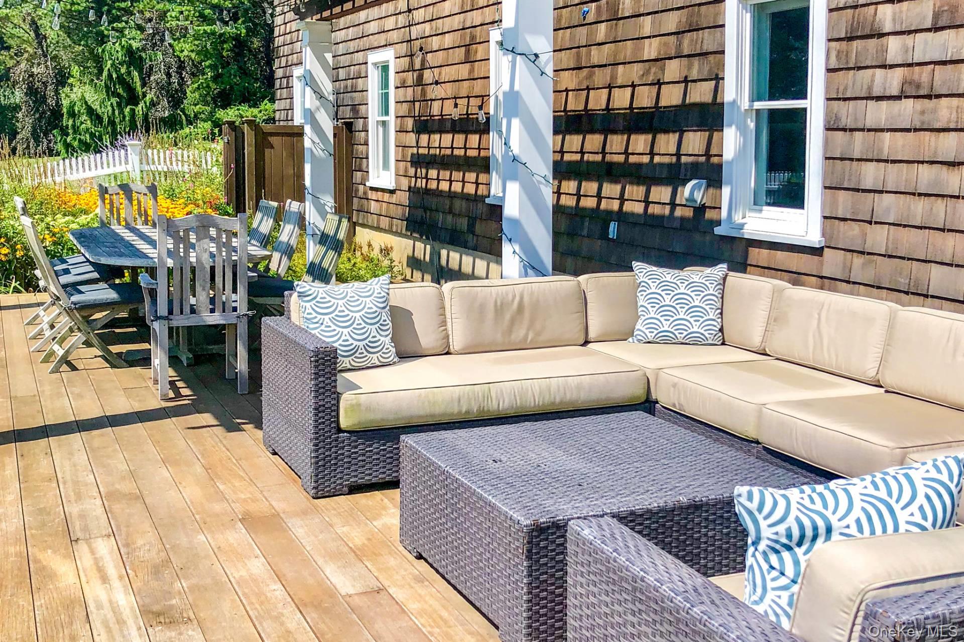 90 Lopers Path, Water Mill, NY 11976