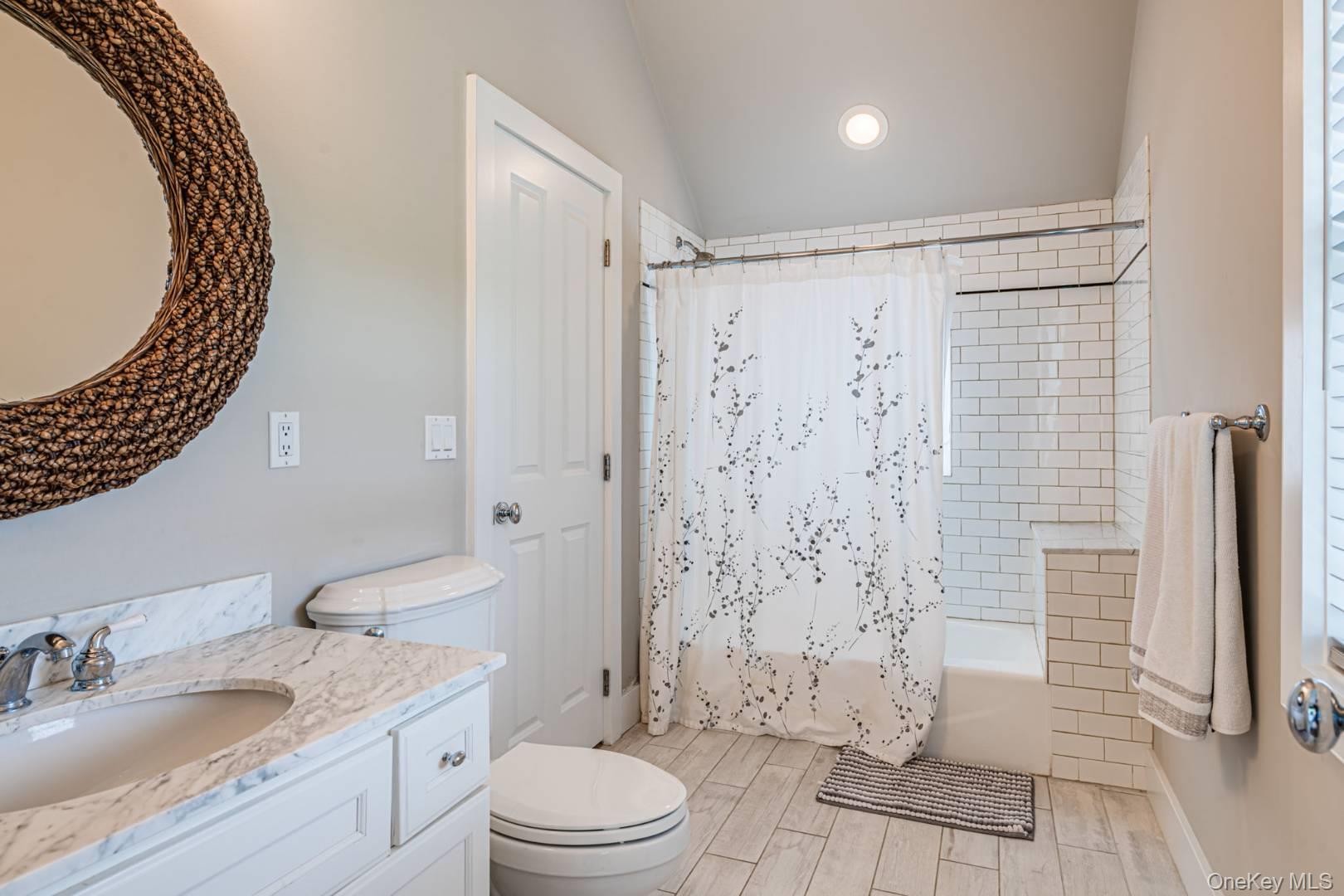 90 Lopers Path, Water Mill, NY 11976