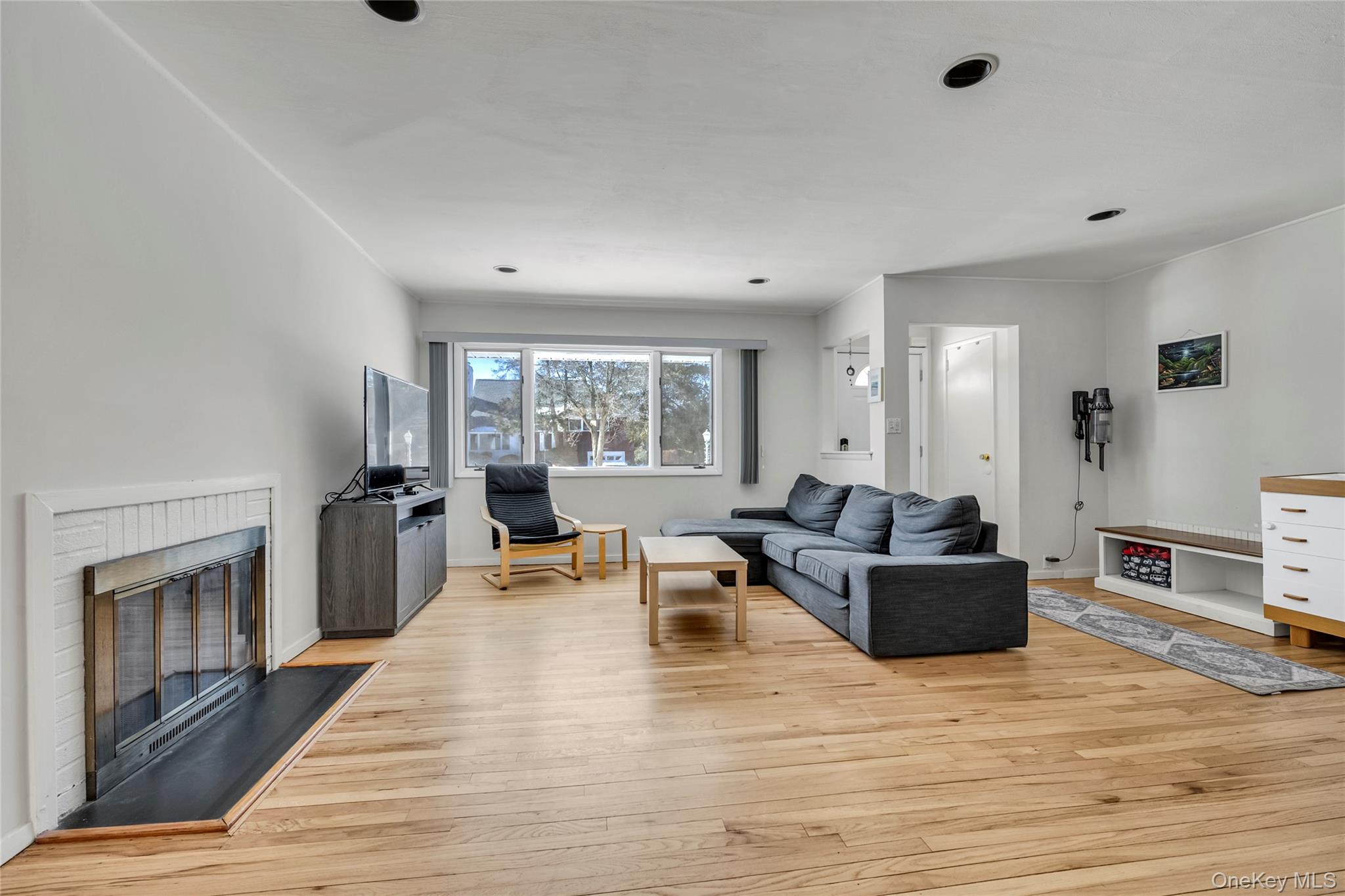 34 Roxbury Road, Port Washington, NY 11050