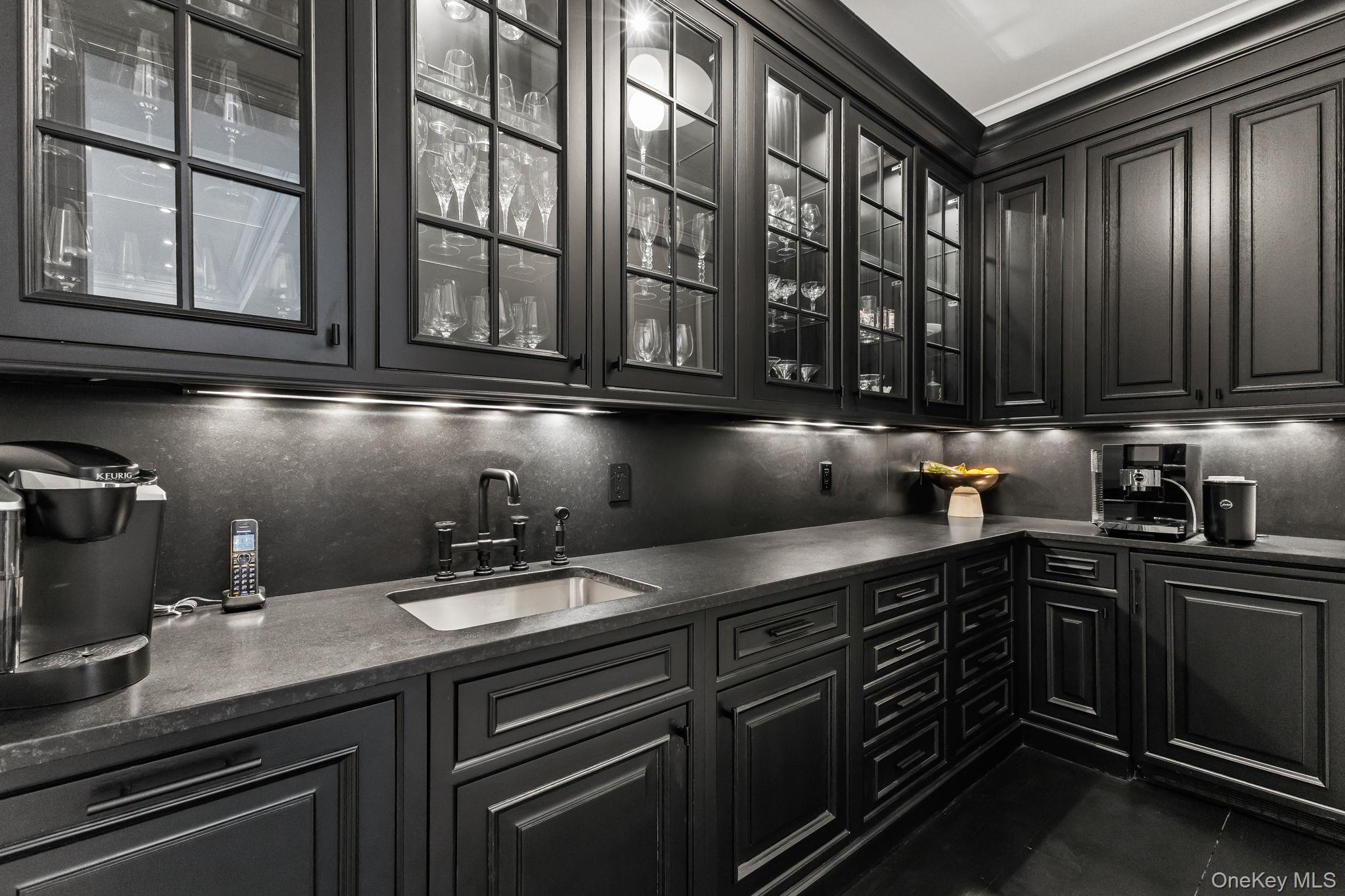 12 Gifford Lake Drive, Armonk, NY 10504