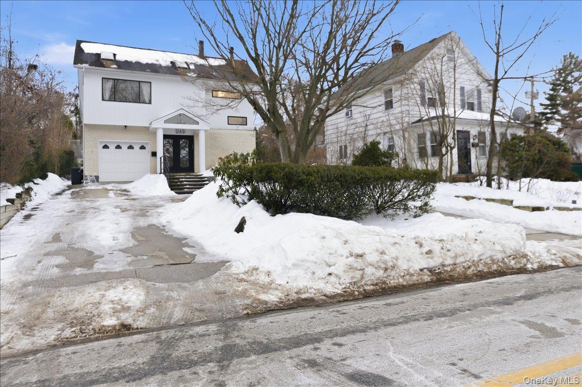 12 Red Brook Road, Great Neck, NY 11024