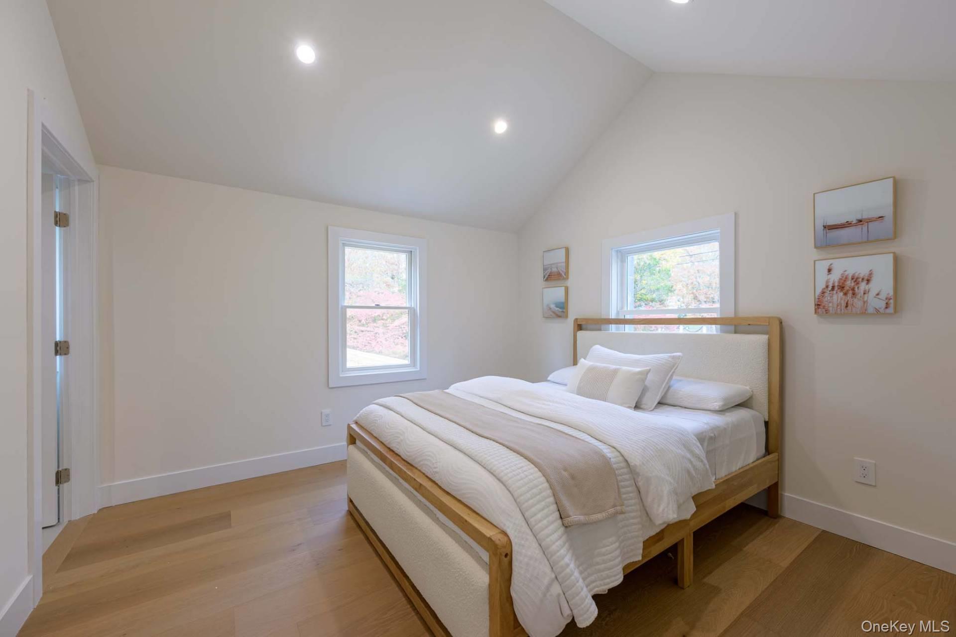 28 Bay Avenue W, Hampton Bays, NY 11946