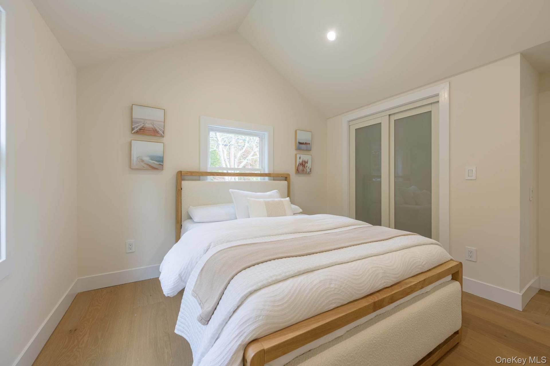 28 Bay Avenue W, Hampton Bays, NY 11946