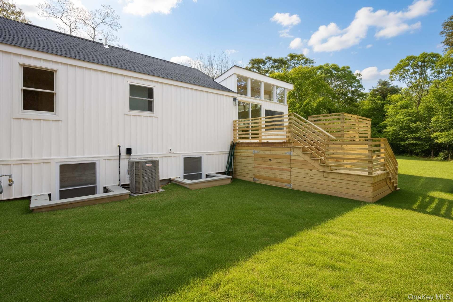 28 Bay Avenue W, Hampton Bays, NY 11946