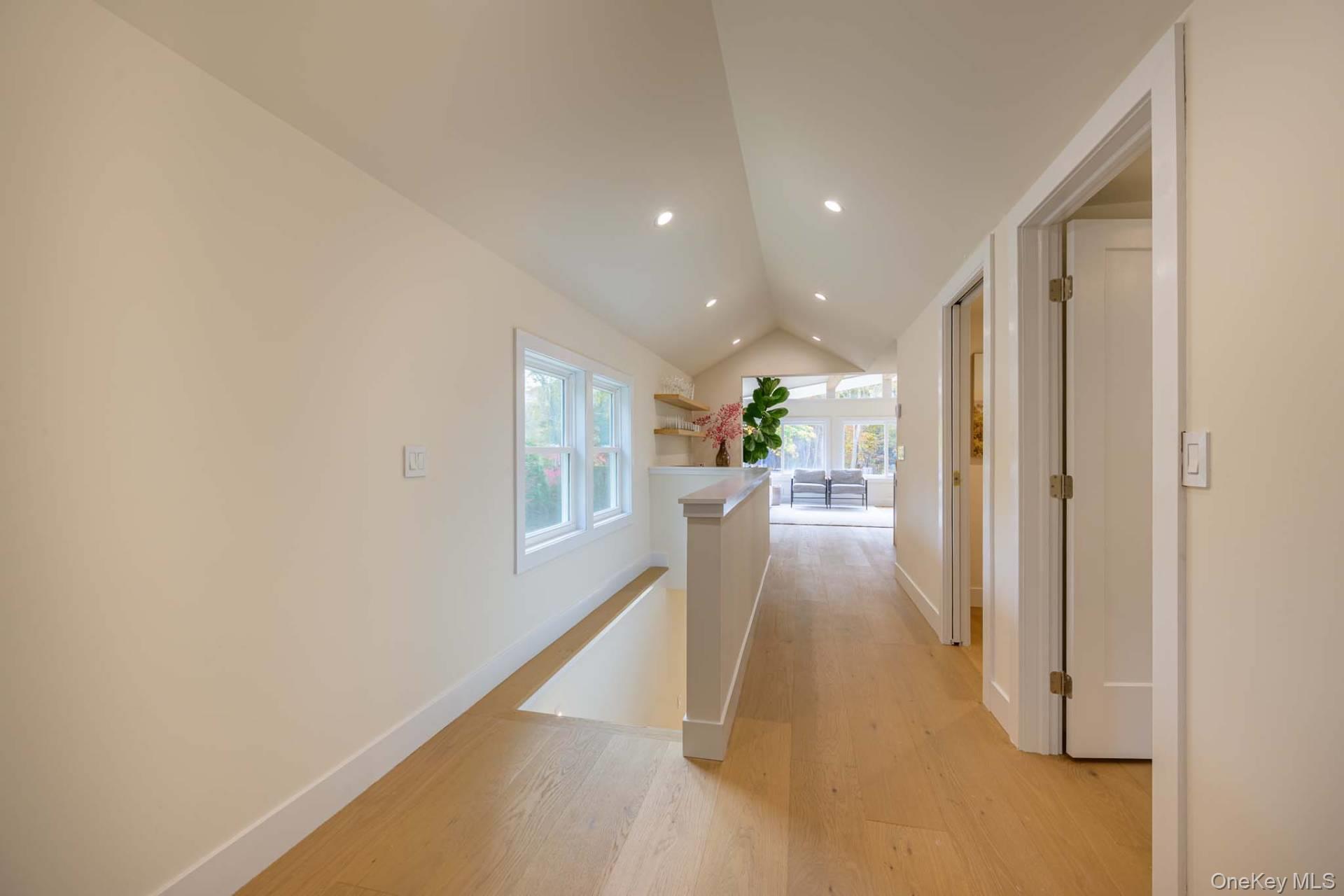 28 Bay Avenue W, Hampton Bays, NY 11946