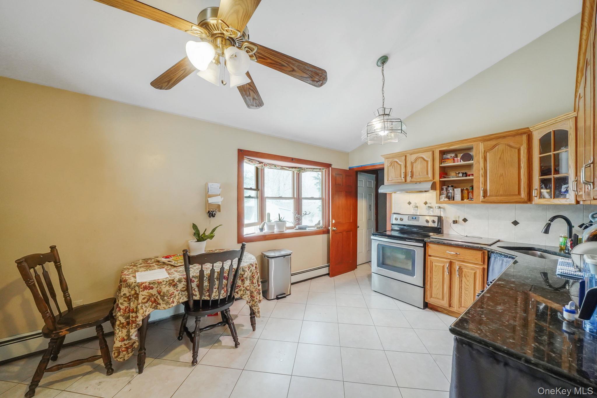 71 Oak Avenue, Shirley, NY 11967