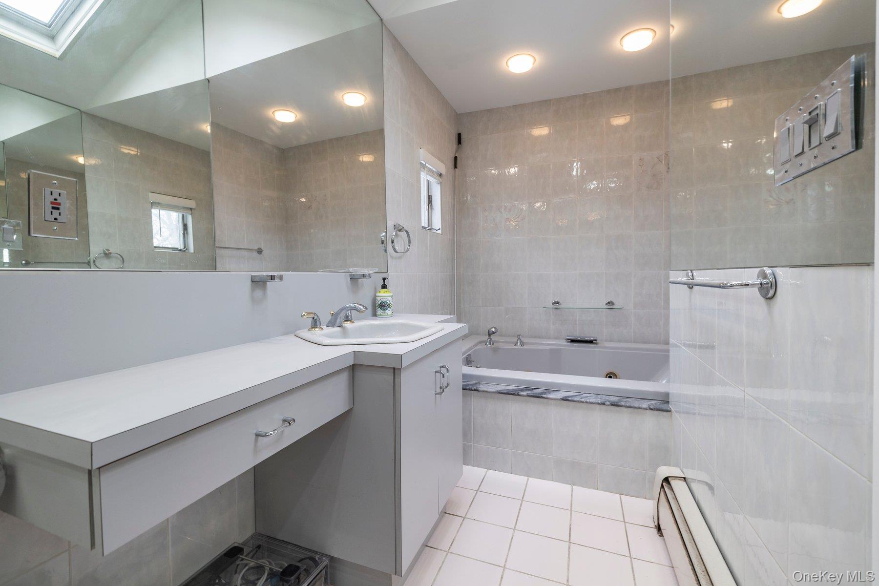 105 Reeve Road, Rockville Centre, NY 11570