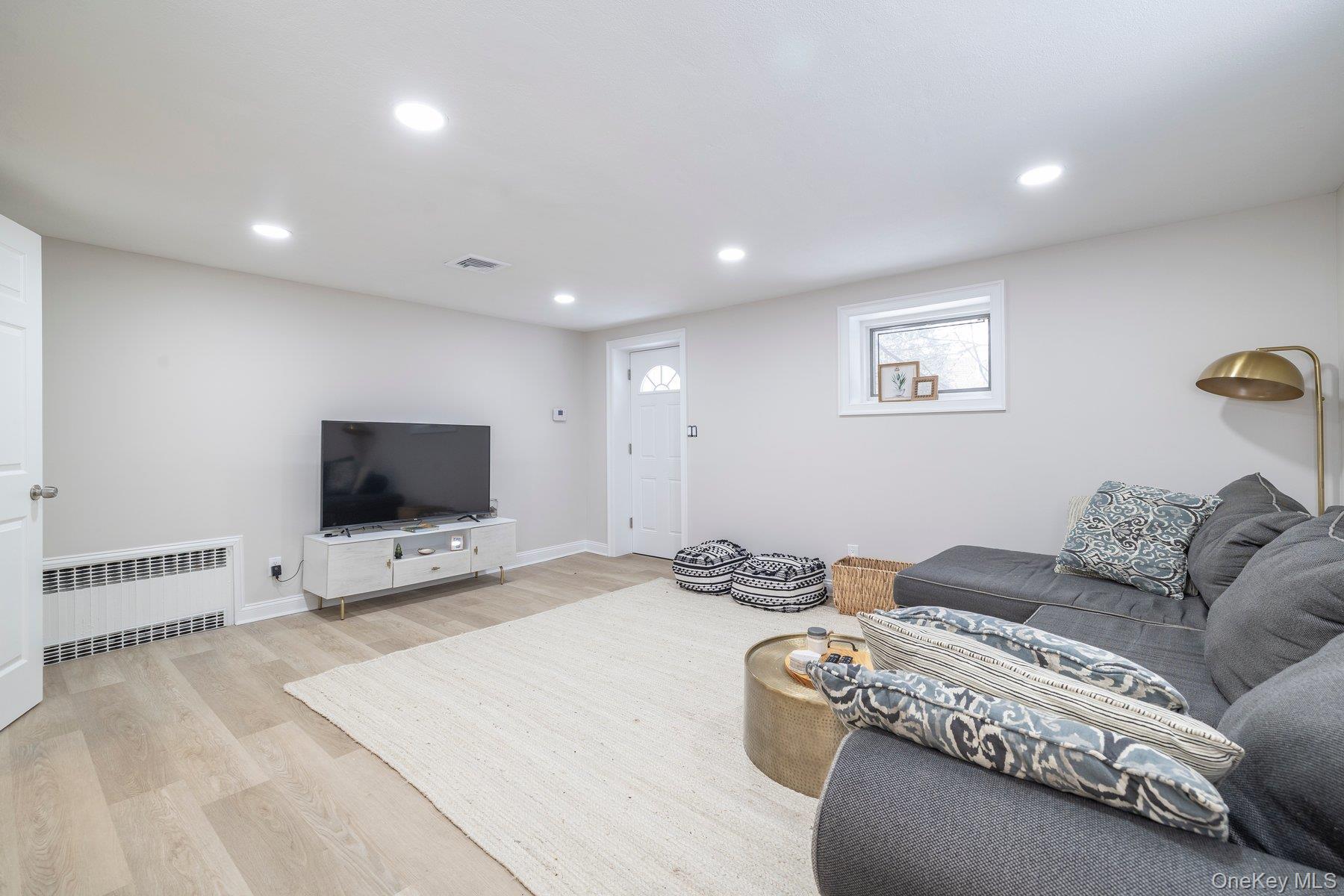 105 Reeve Road, Rockville Centre, NY 11570