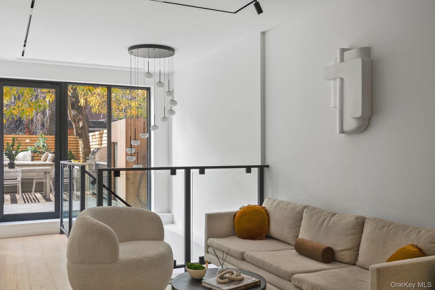 174 N 6TH Street # TH1, Brooklyn, NY 11211