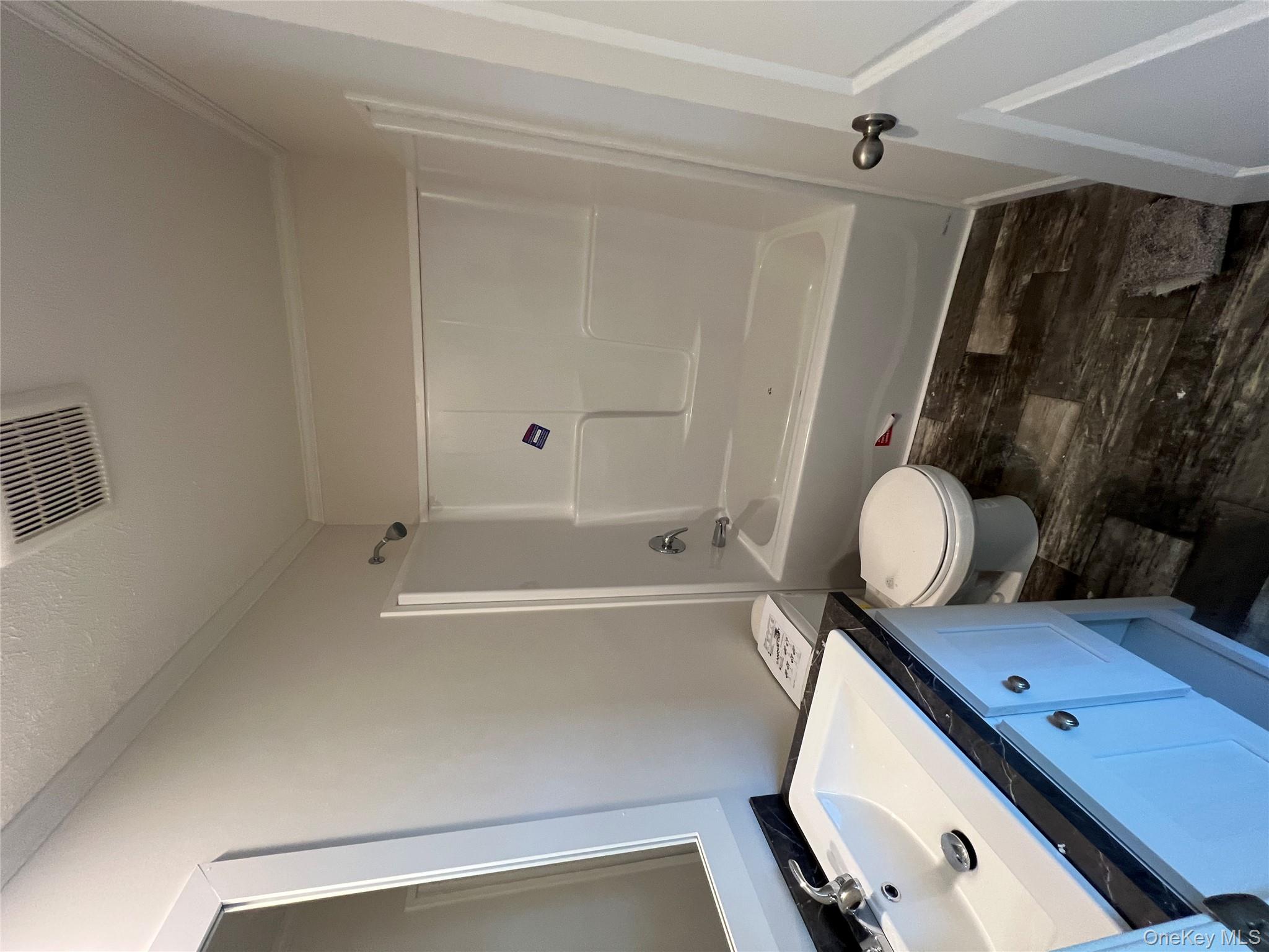 985 Route 17M, Middletown, NY 10940