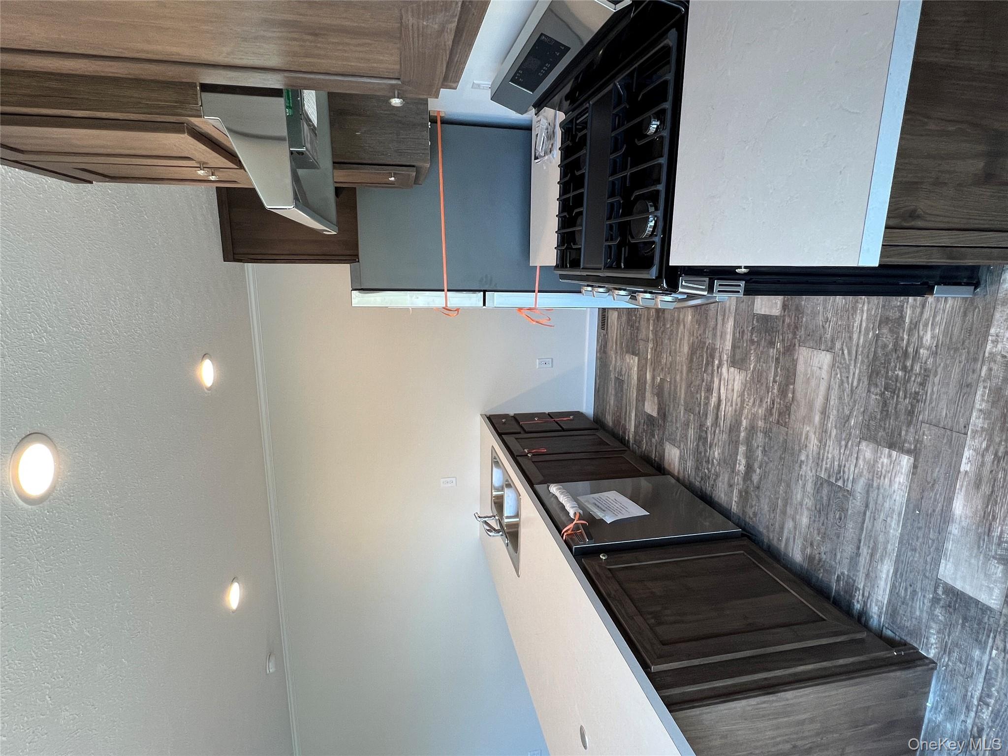 985 Route 17M, Middletown, NY 10940