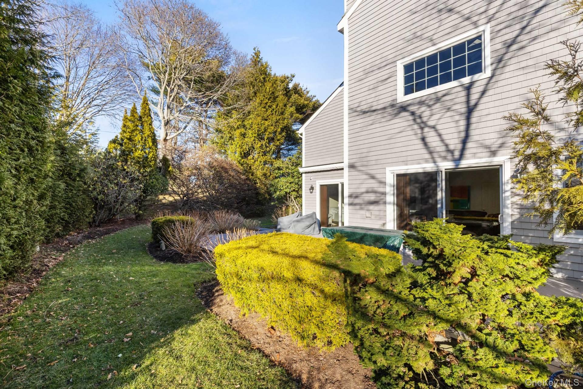 20 Hubbard Lane # 116, Southampton, NY 11968