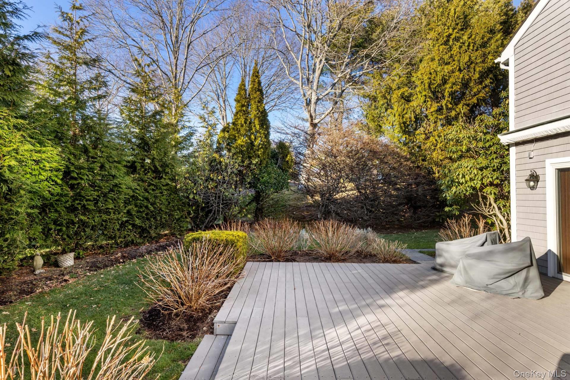 20 Hubbard Lane # 116, Southampton, NY 11968