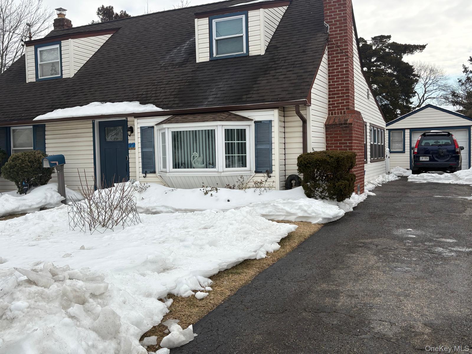 95 Horton Avenue, Valley Stream, NY 11581