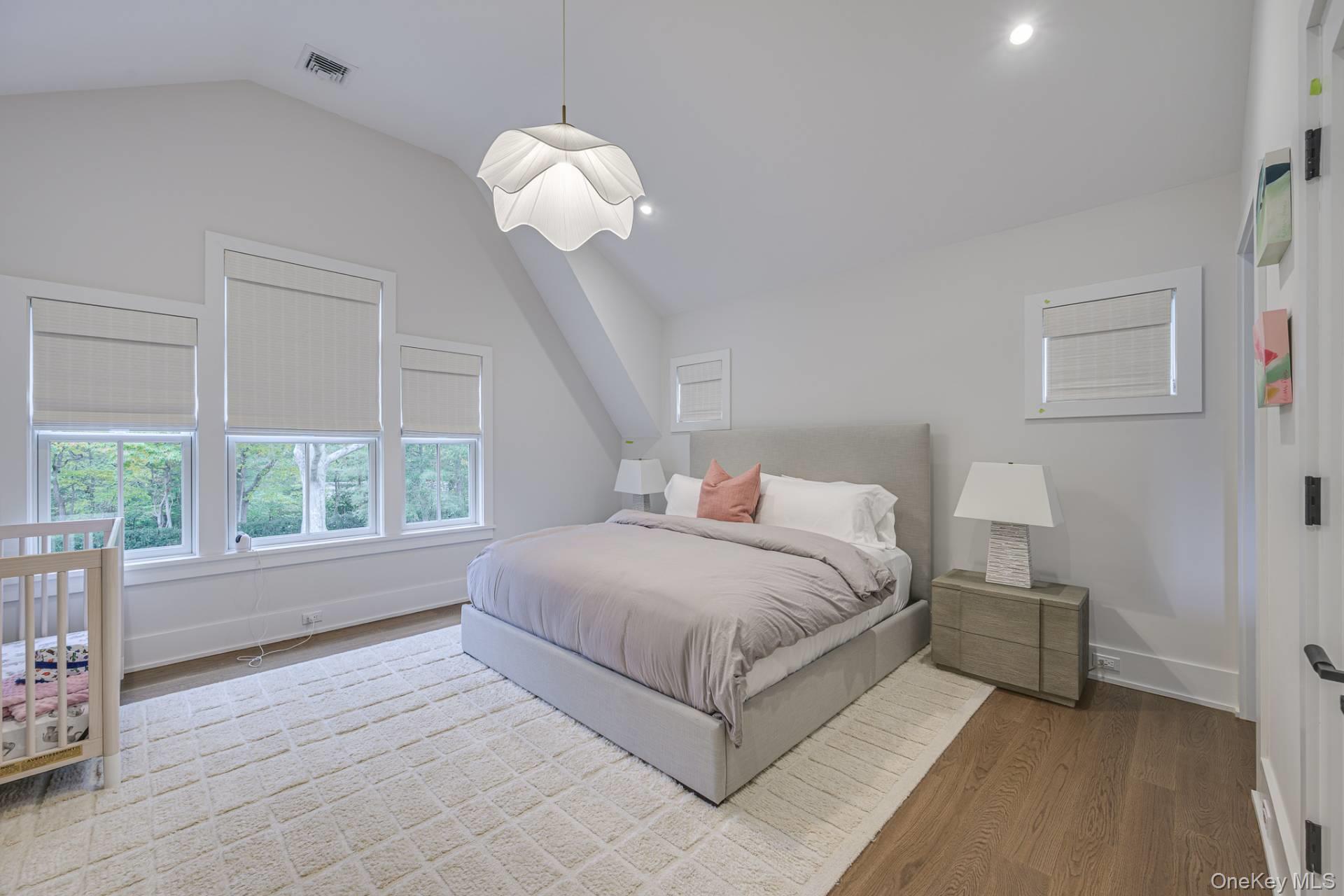 24 White Oak Lane, Southampton, NY 11968