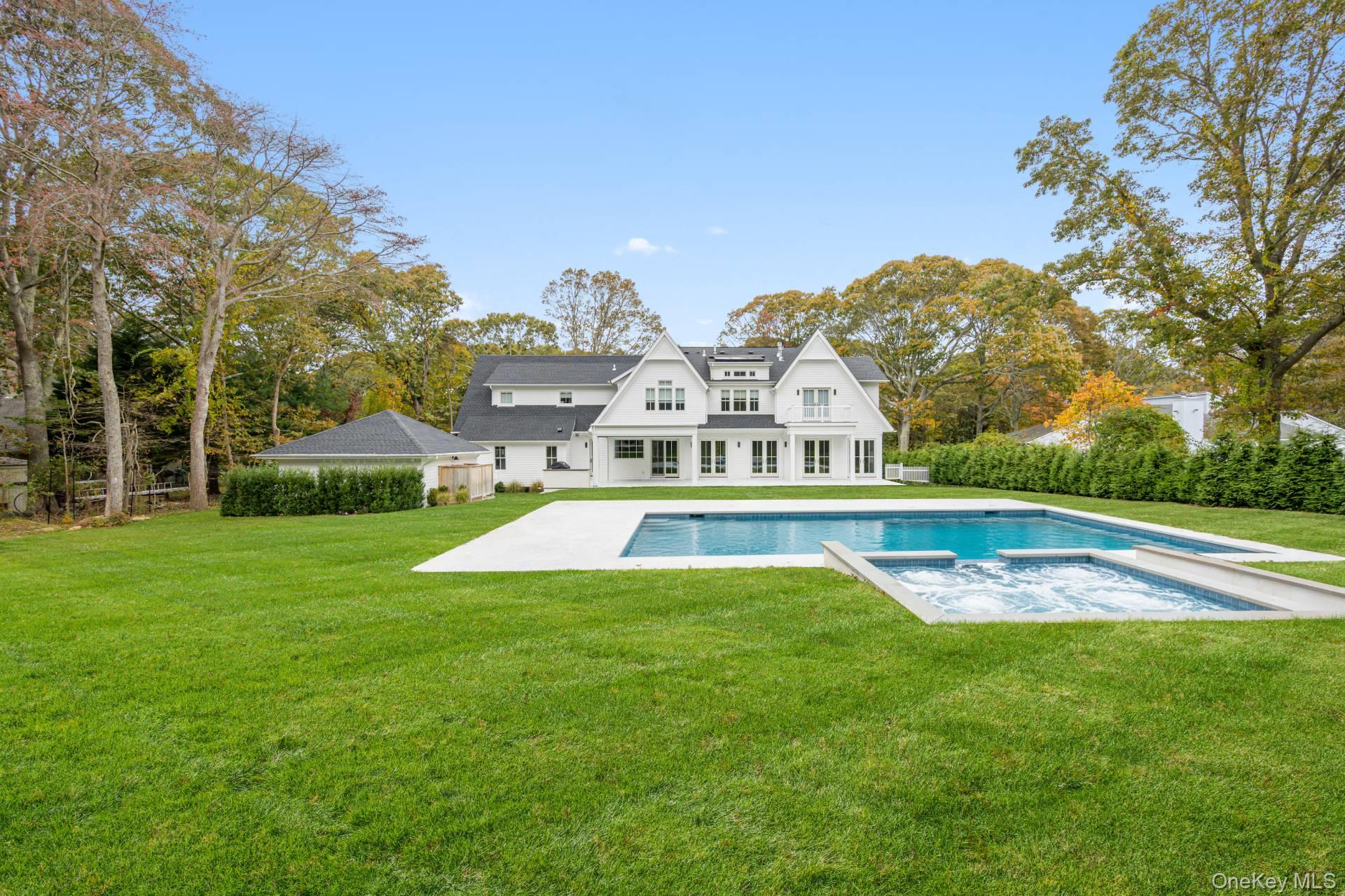 24 White Oak Lane, Southampton, NY 11968