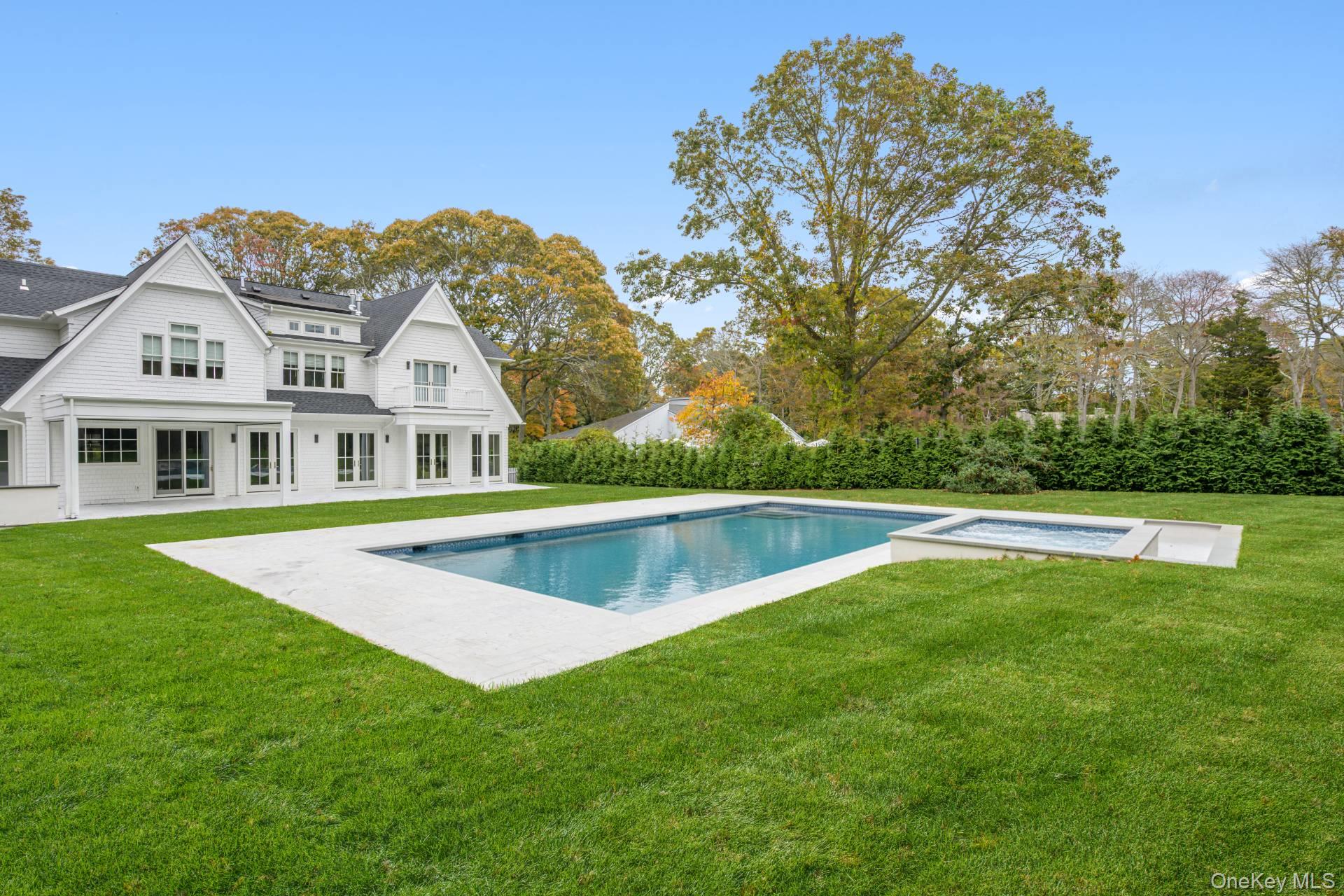 24 White Oak Lane, Southampton, NY 11968