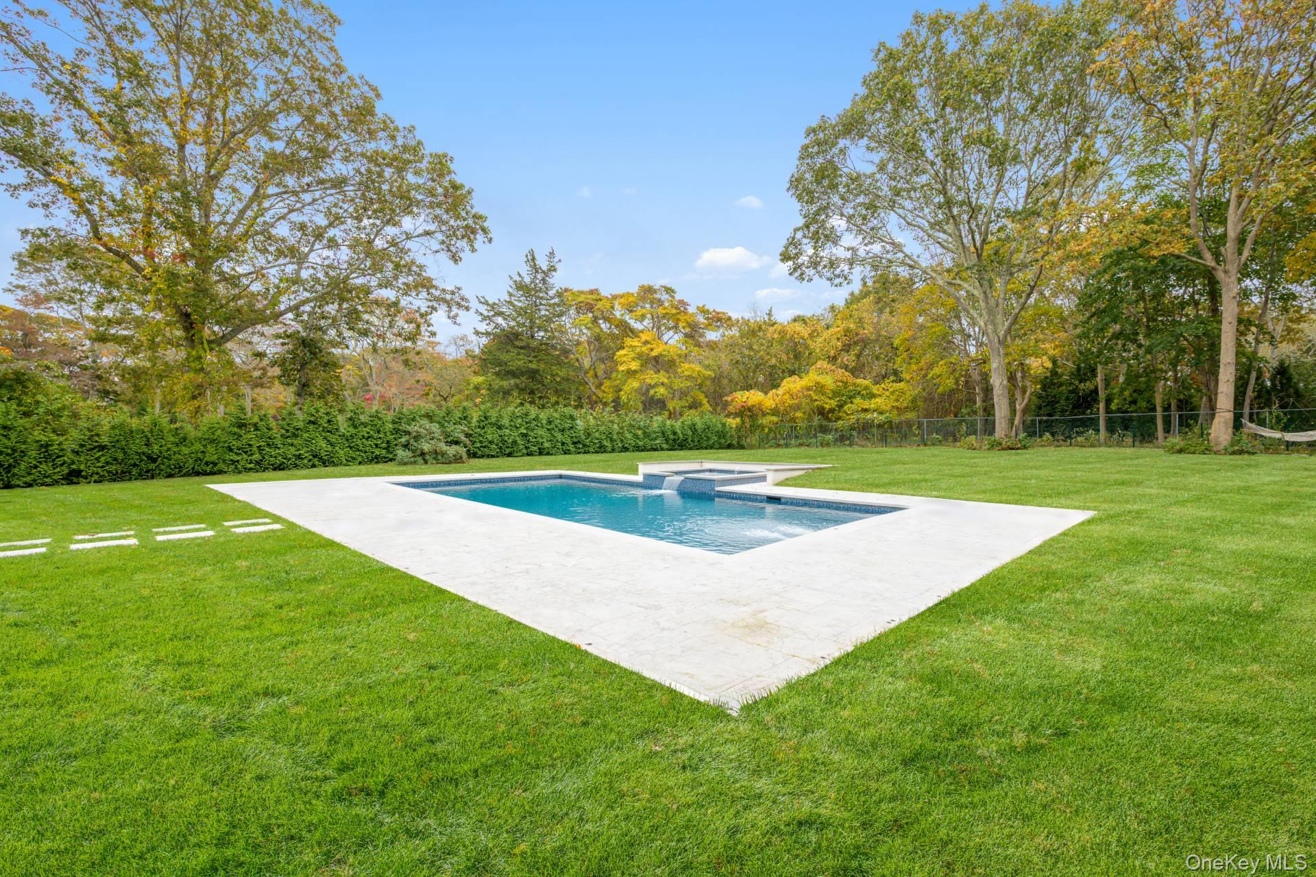 24 White Oak Lane, Southampton, NY 11968