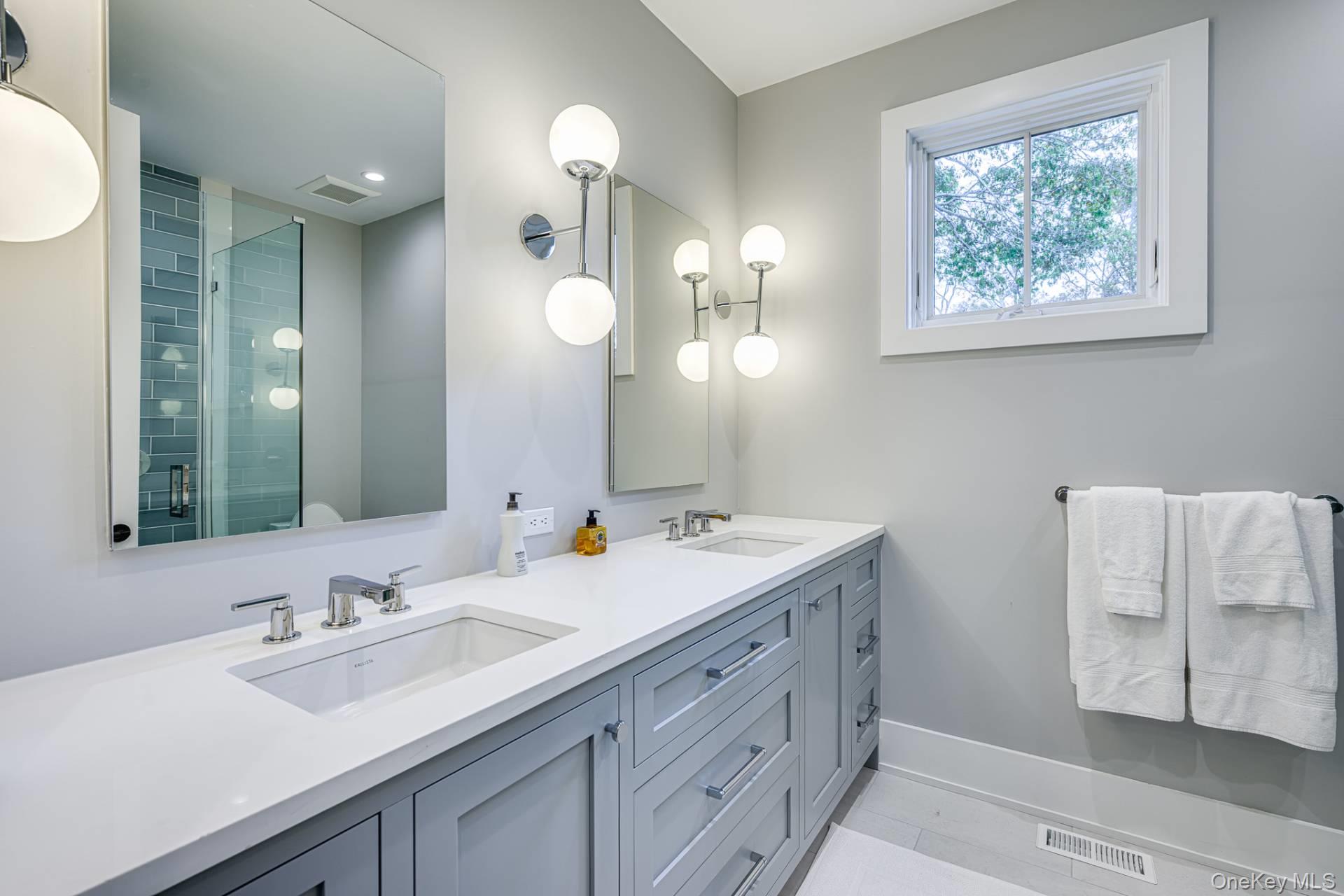 24 White Oak Lane, Southampton, NY 11968