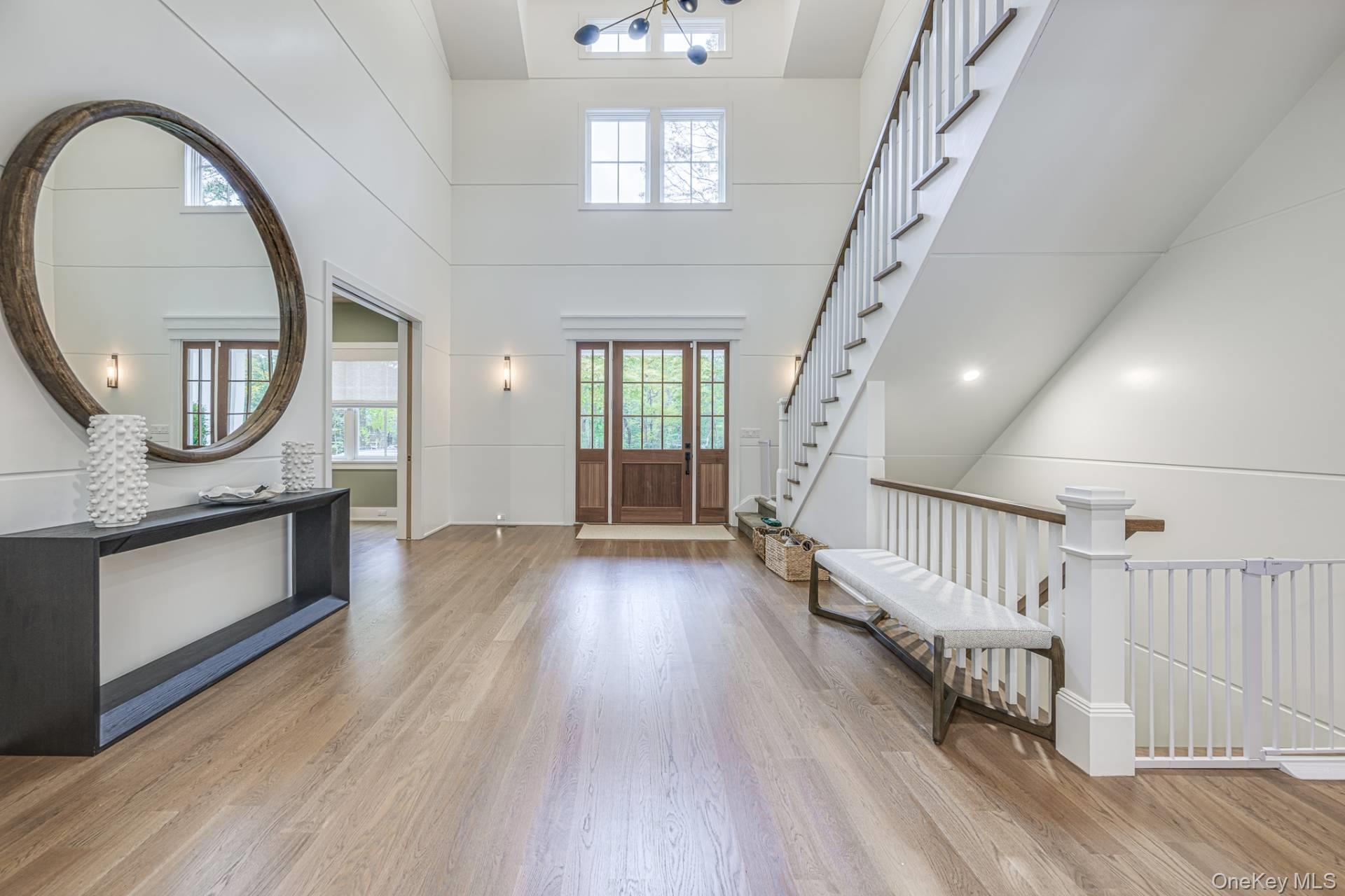 24 White Oak Lane, Southampton, NY 11968