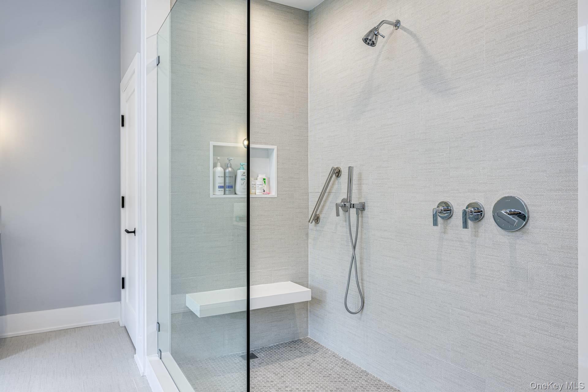 24 White Oak Lane, Southampton, NY 11968