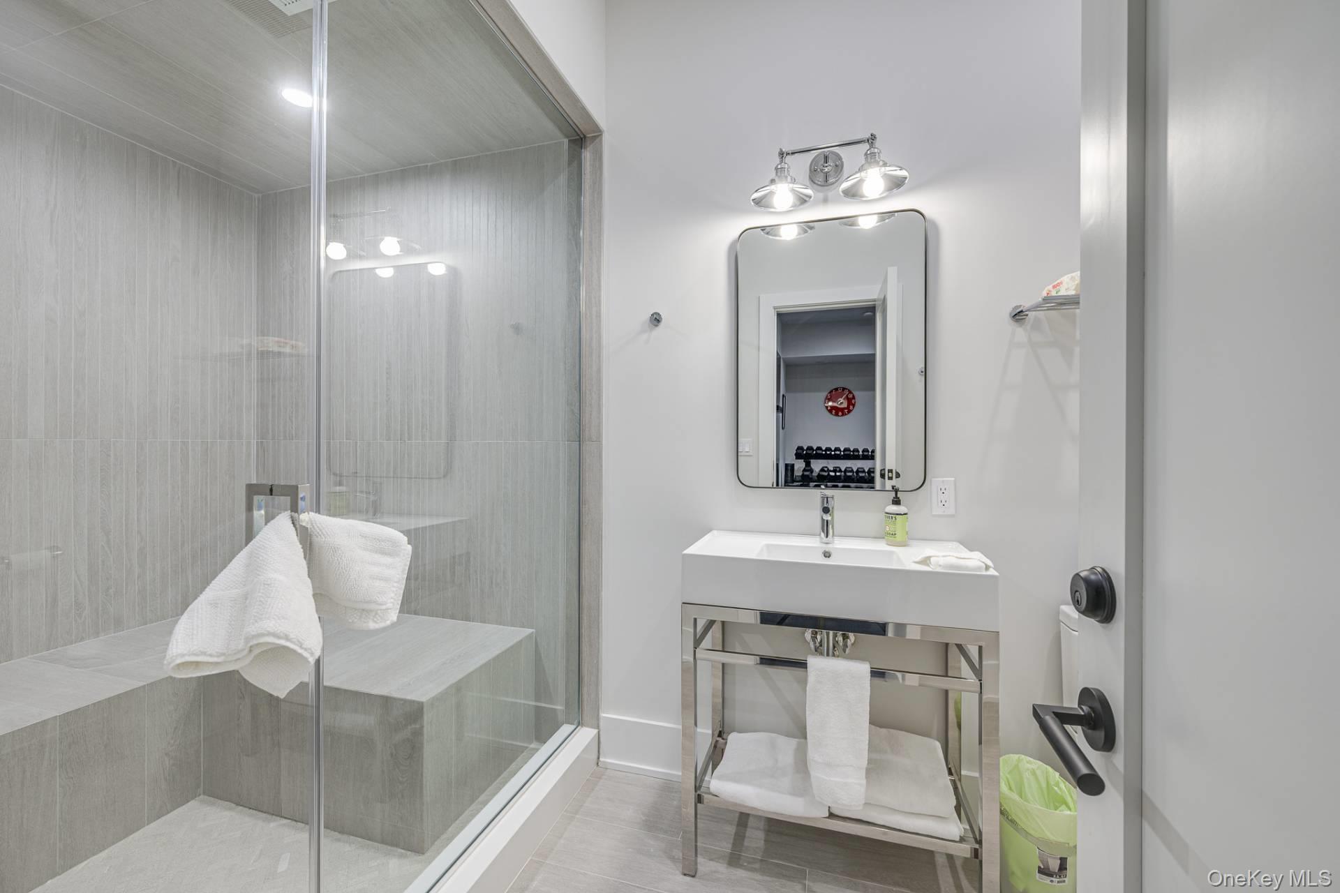 24 White Oak Lane, Southampton, NY 11968