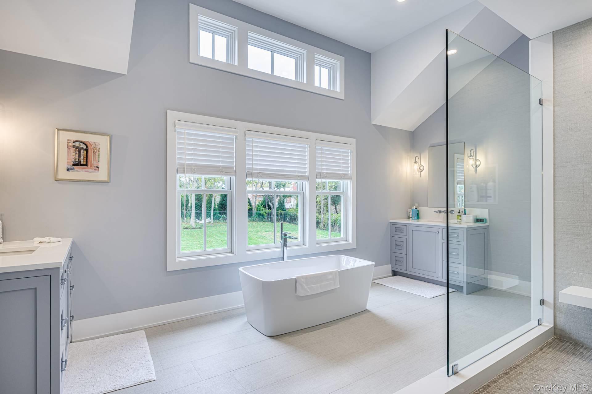 24 White Oak Lane, Southampton, NY 11968