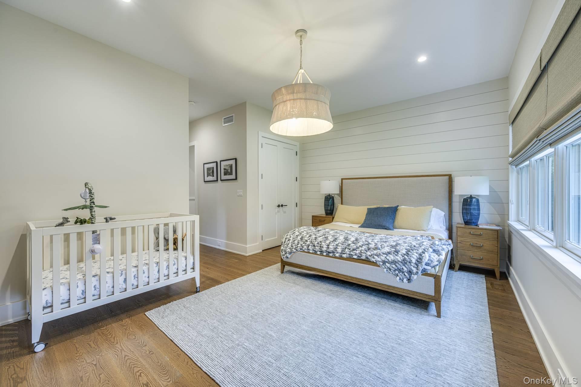 24 White Oak Lane, Southampton, NY 11968