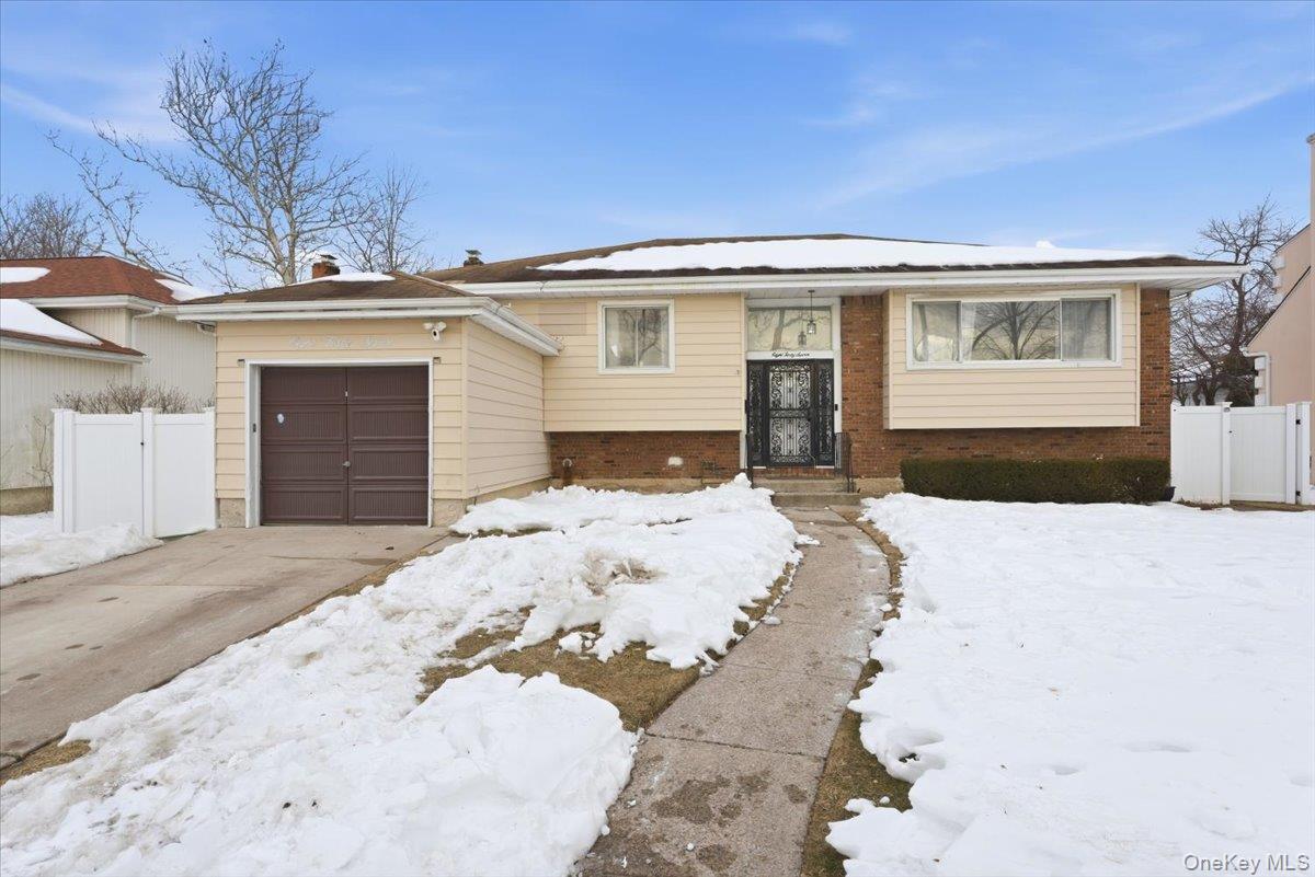 847 Oliver Avenue, North Woodmere, NY 11581