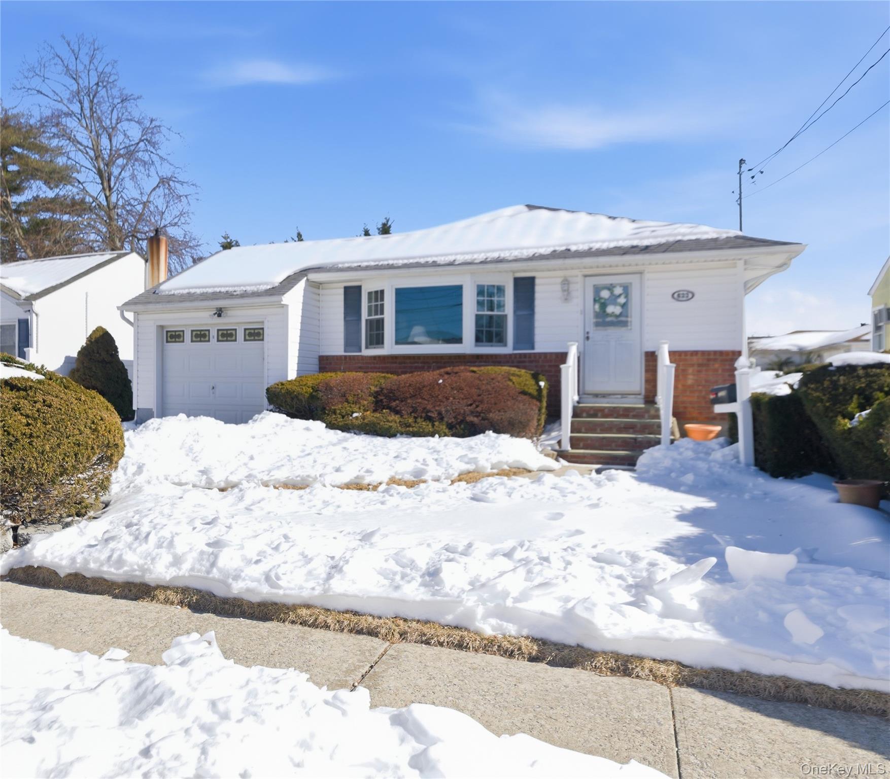 633 Evelyn Avenue, East Meadow, NY 11554