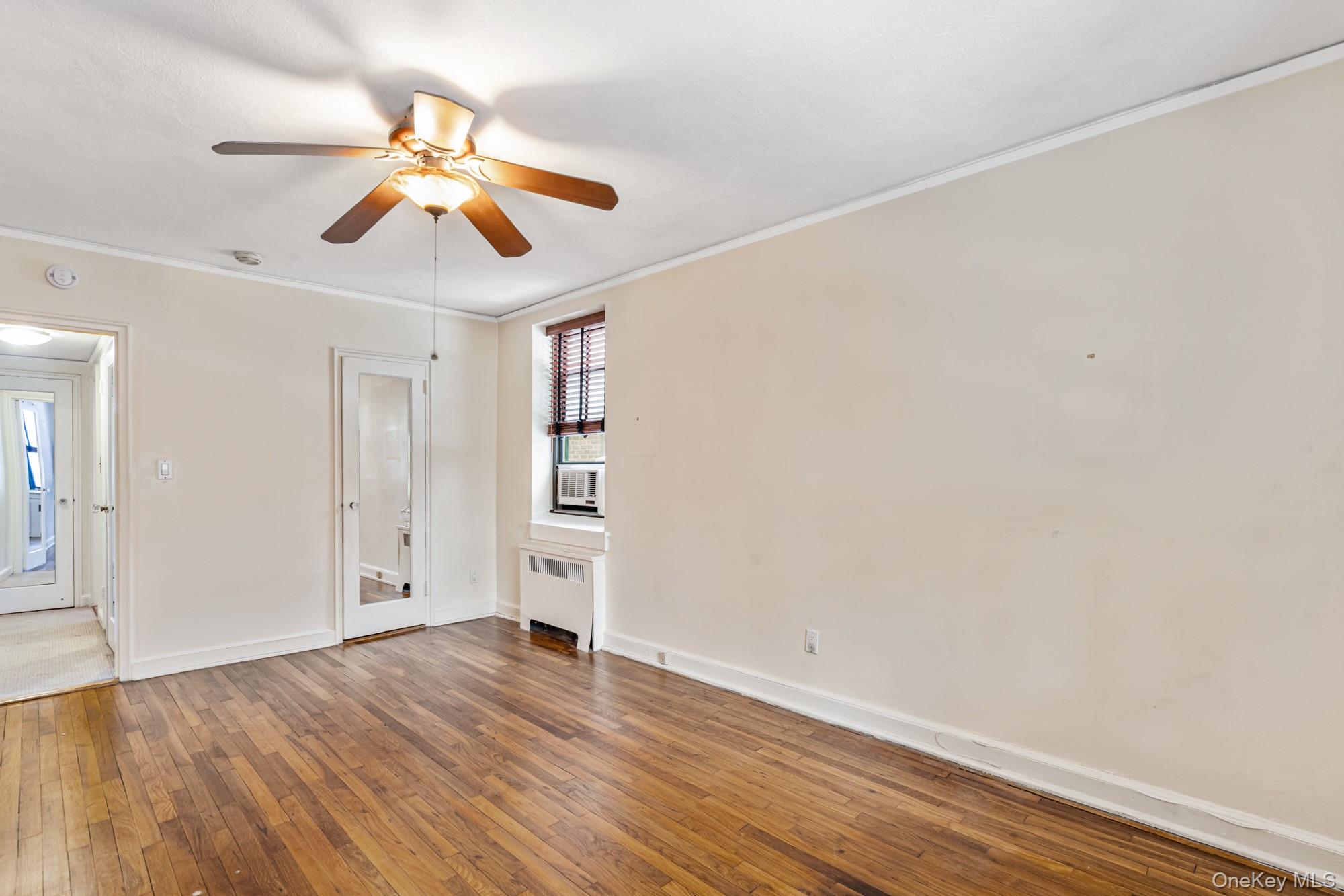 2 Townhouse Place # 2L, Great Neck, NY 11021