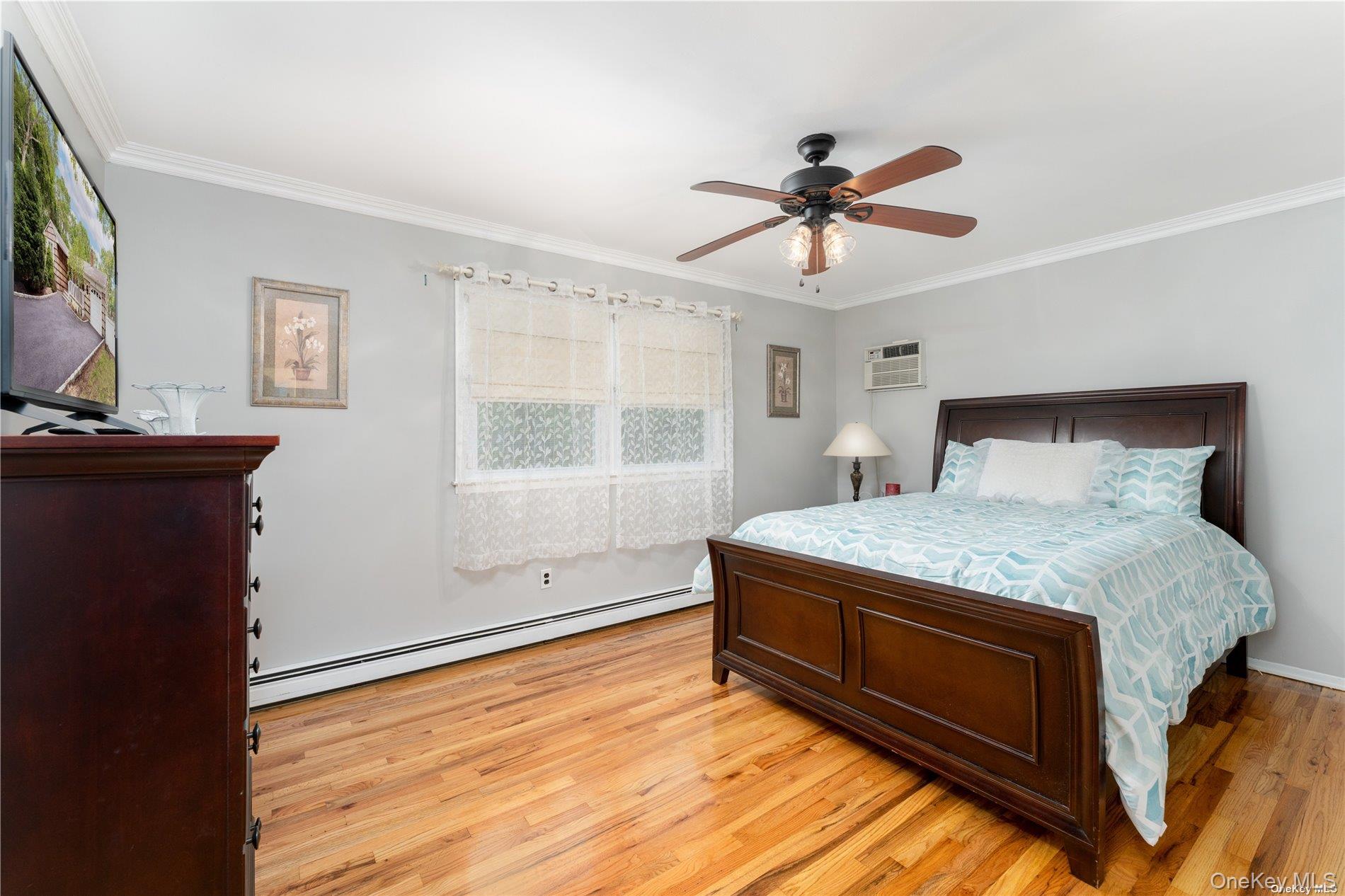 8 Wakeman Court, Hampton Bays, NY 11946