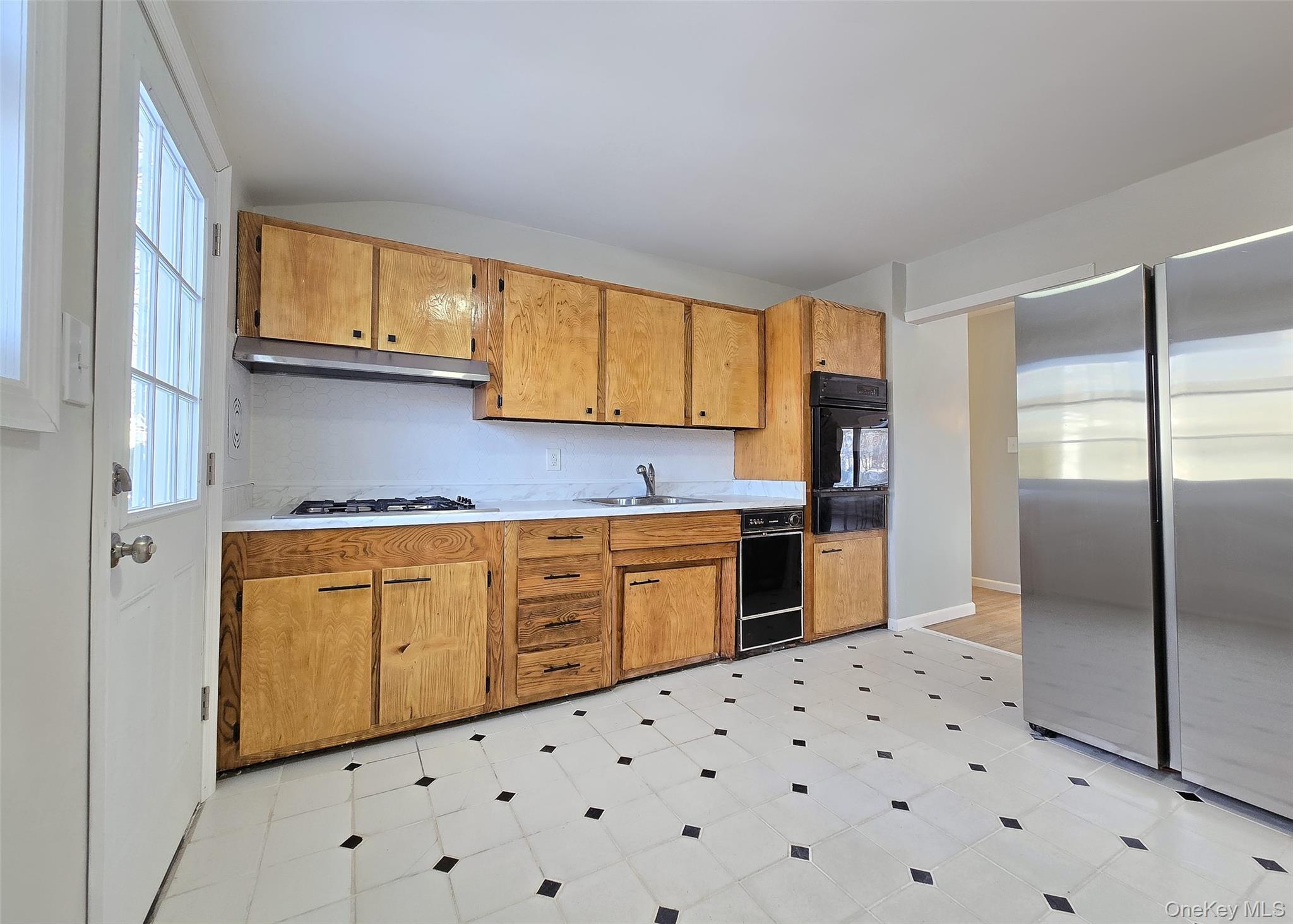 19 University Drive, Ronkonkoma, NY 11779